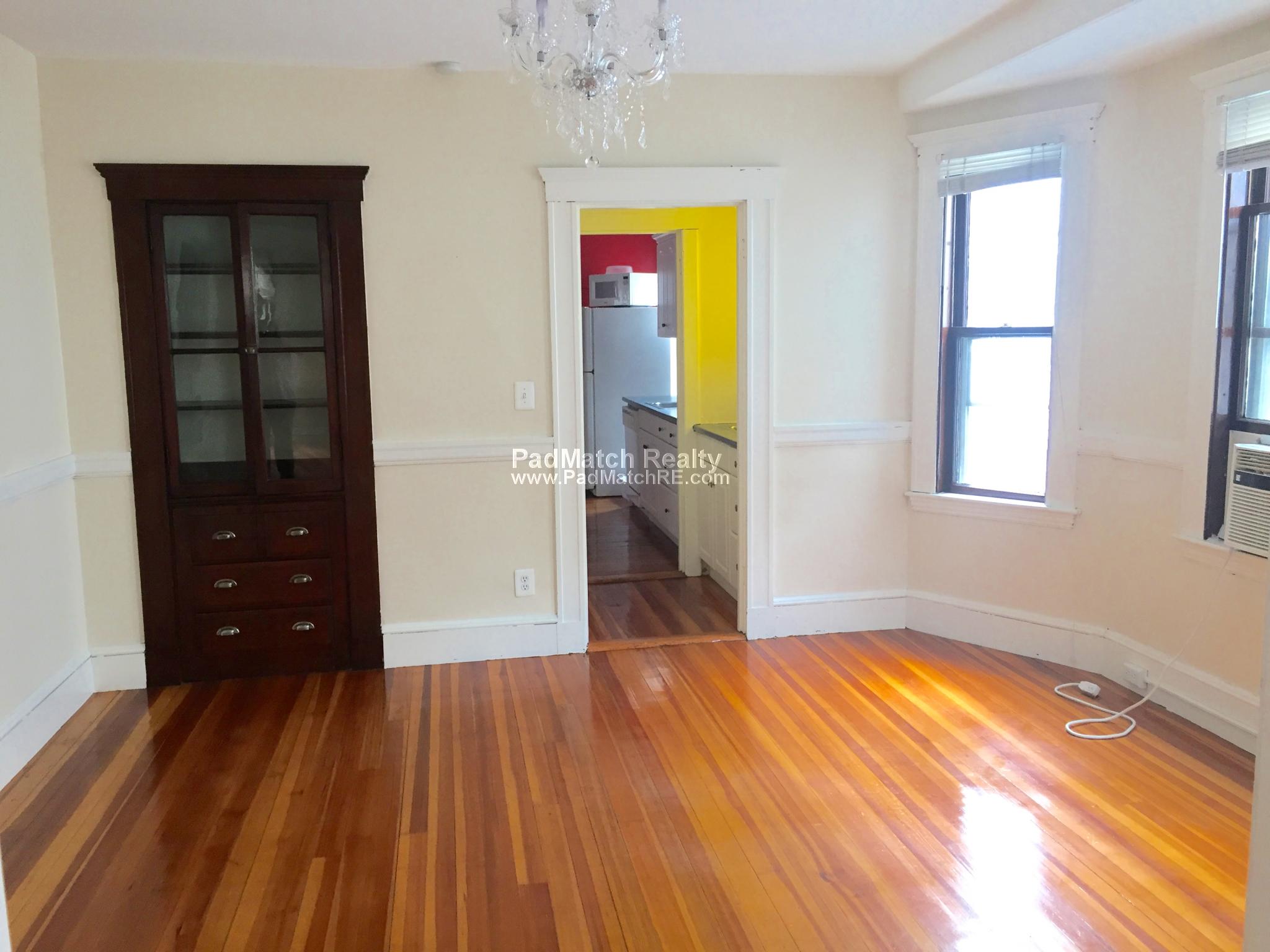 3 bed, 1 bath apartment for rent at 6 Edwin St Unit 2, Brookline Village — photo 3 of 24