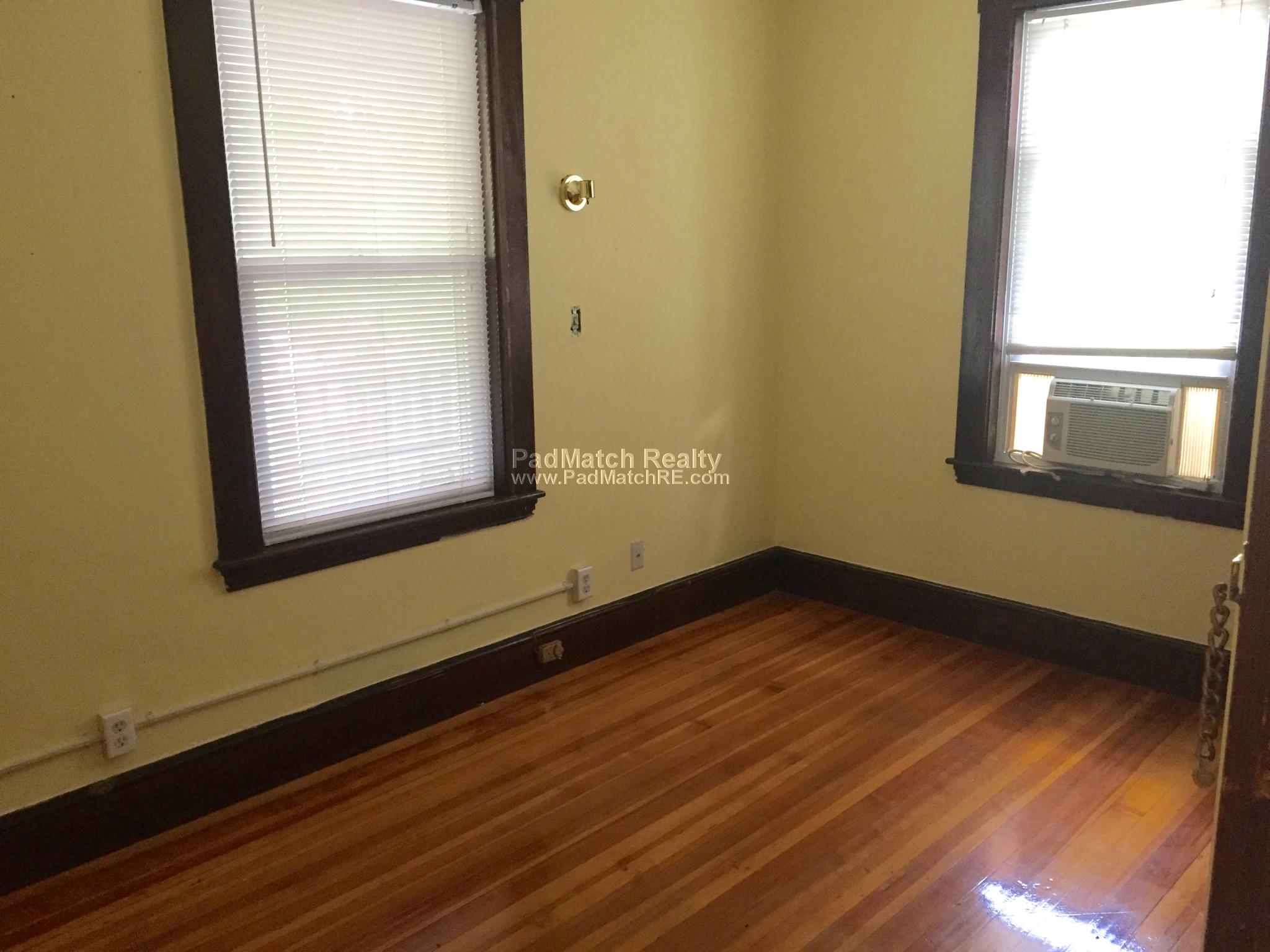 3 bed, 1 bath apartment for rent at 6 Edwin St Unit 2, Brookline Village — photo 10 of 24