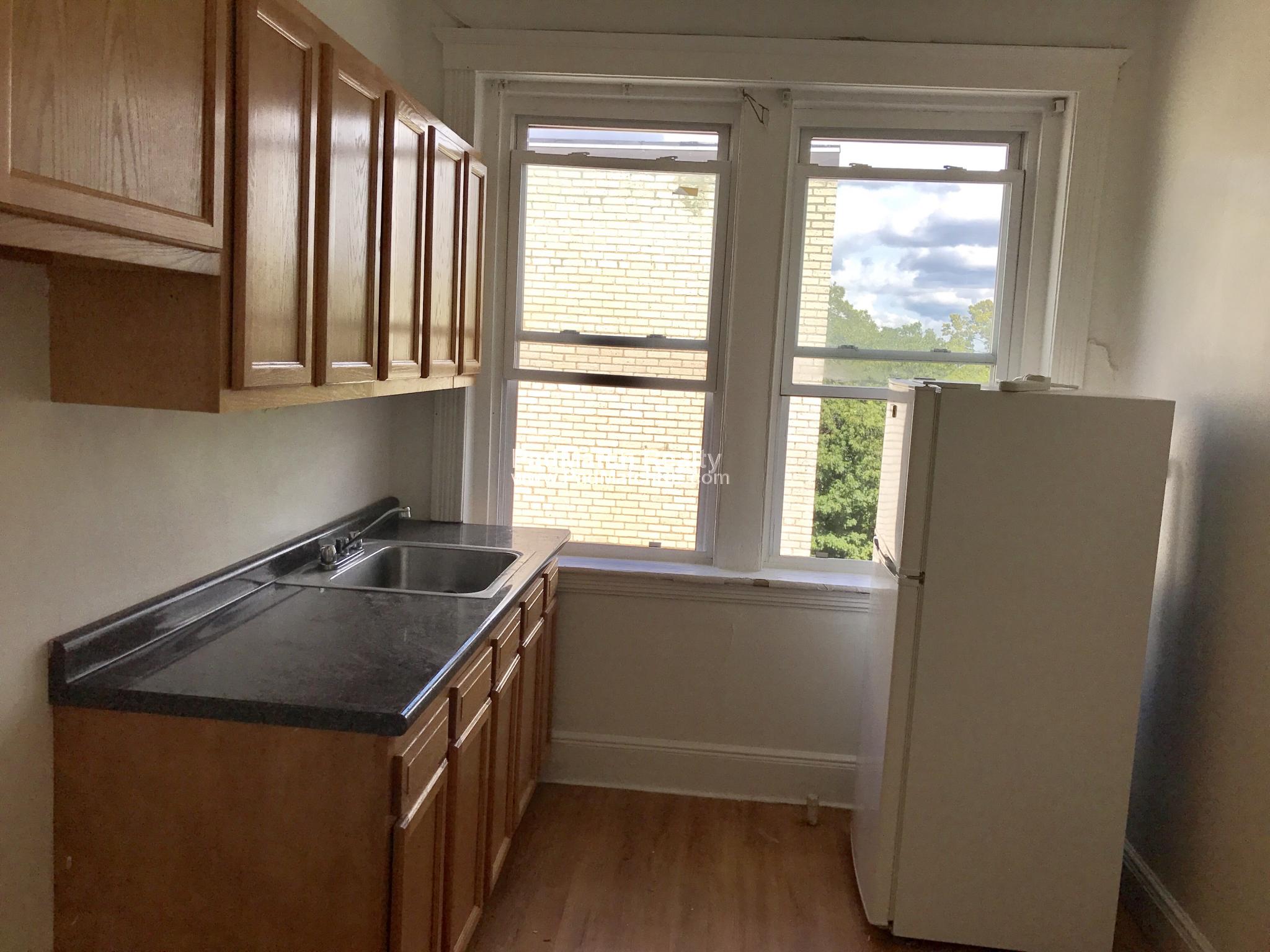 1810 Commonwealth Ave, Brighton