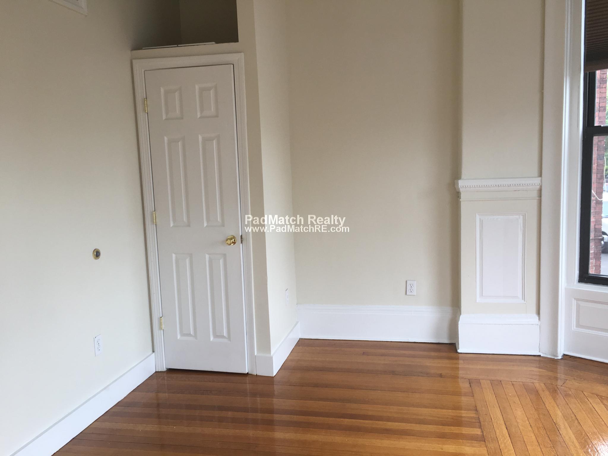 41 Bay State Rd, Fenway