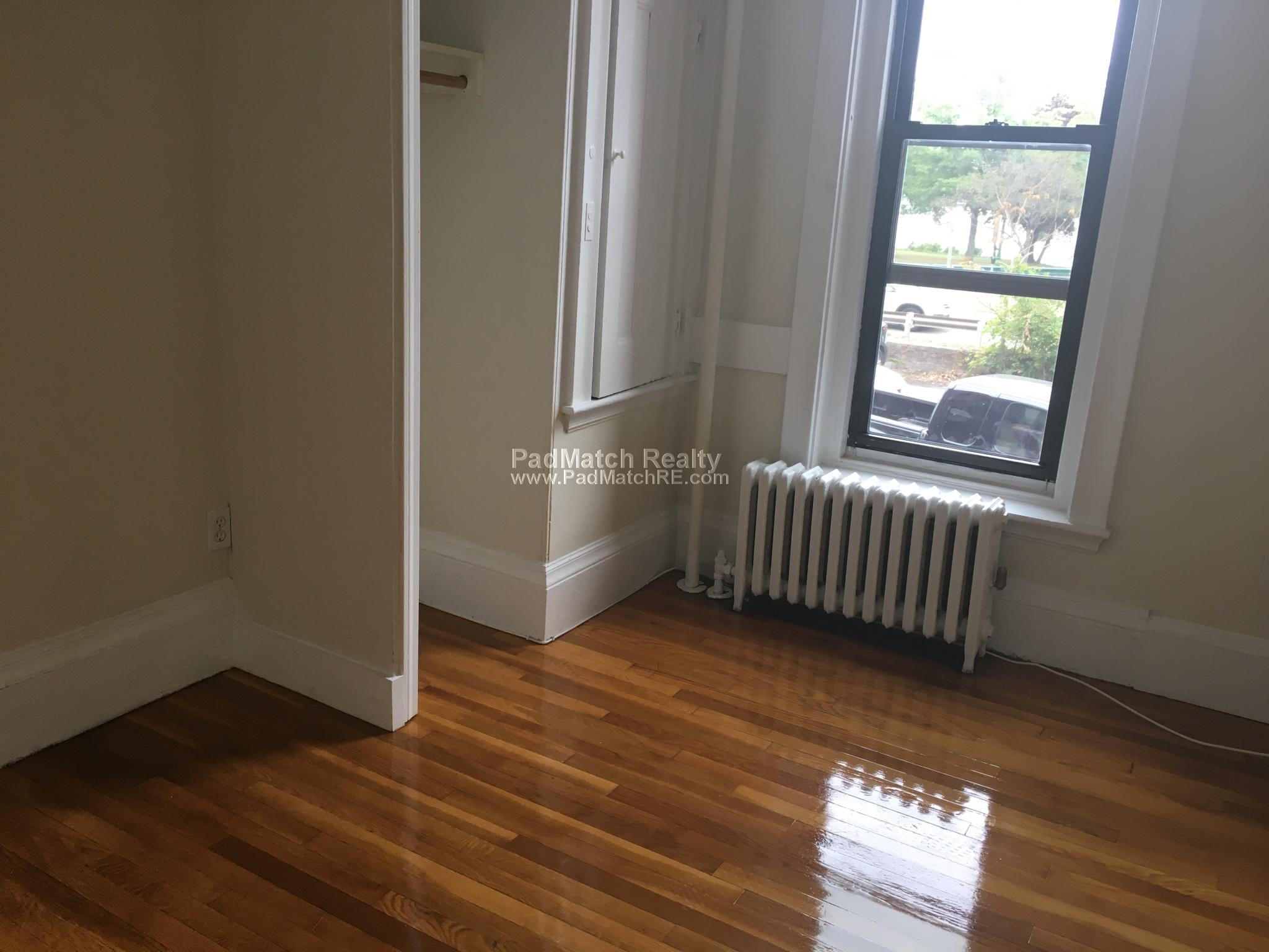 41 Bay State Rd, Fenway