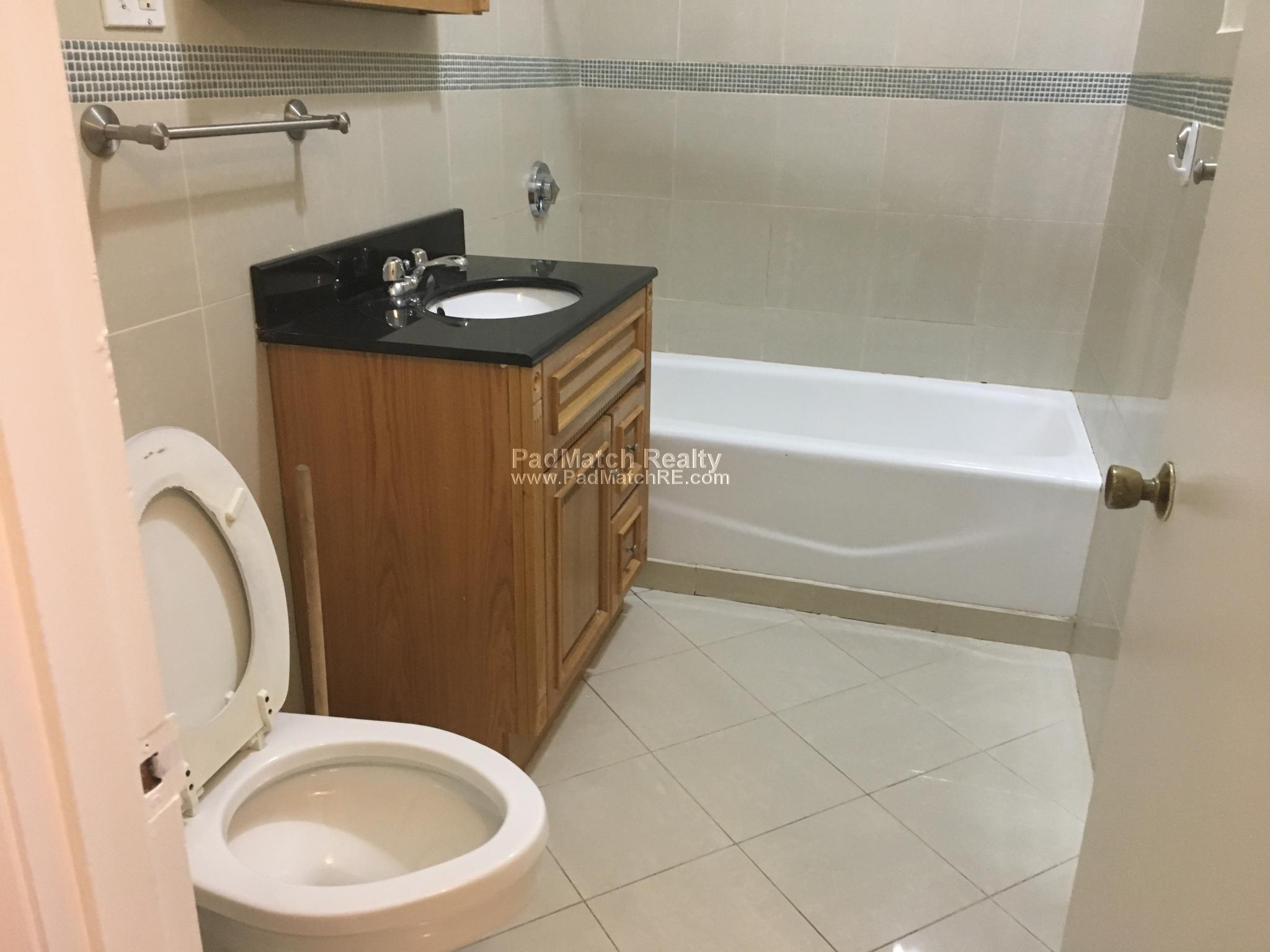 41 Bay State Rd, Fenway