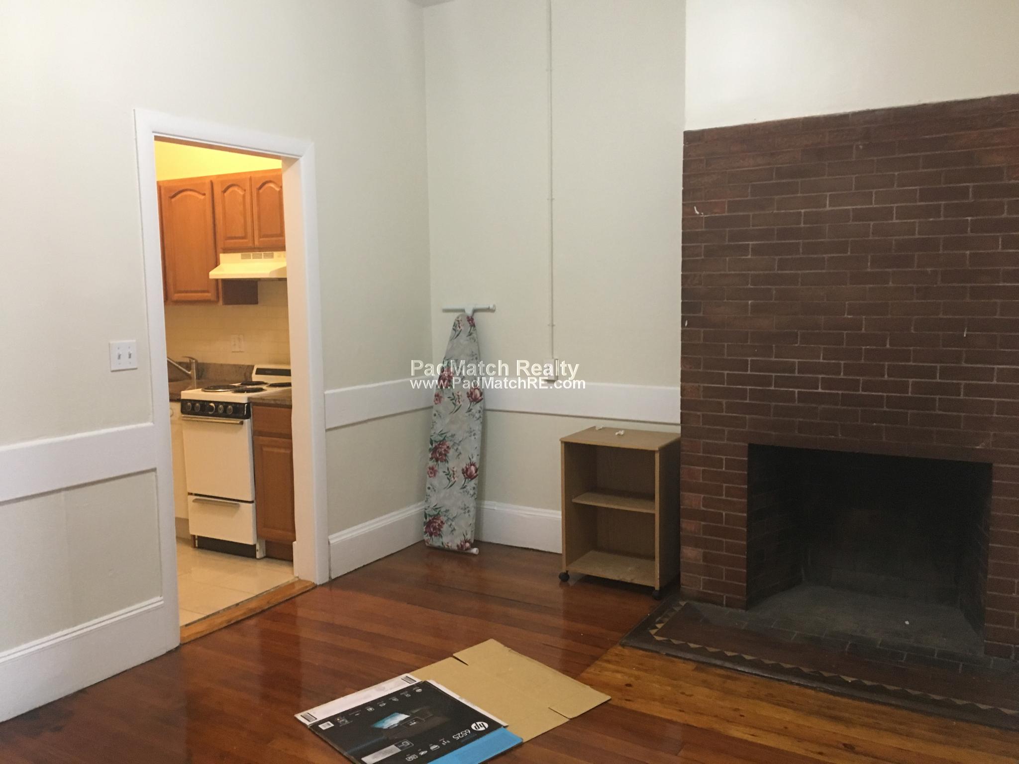 41 Bay State Rd, Fenway