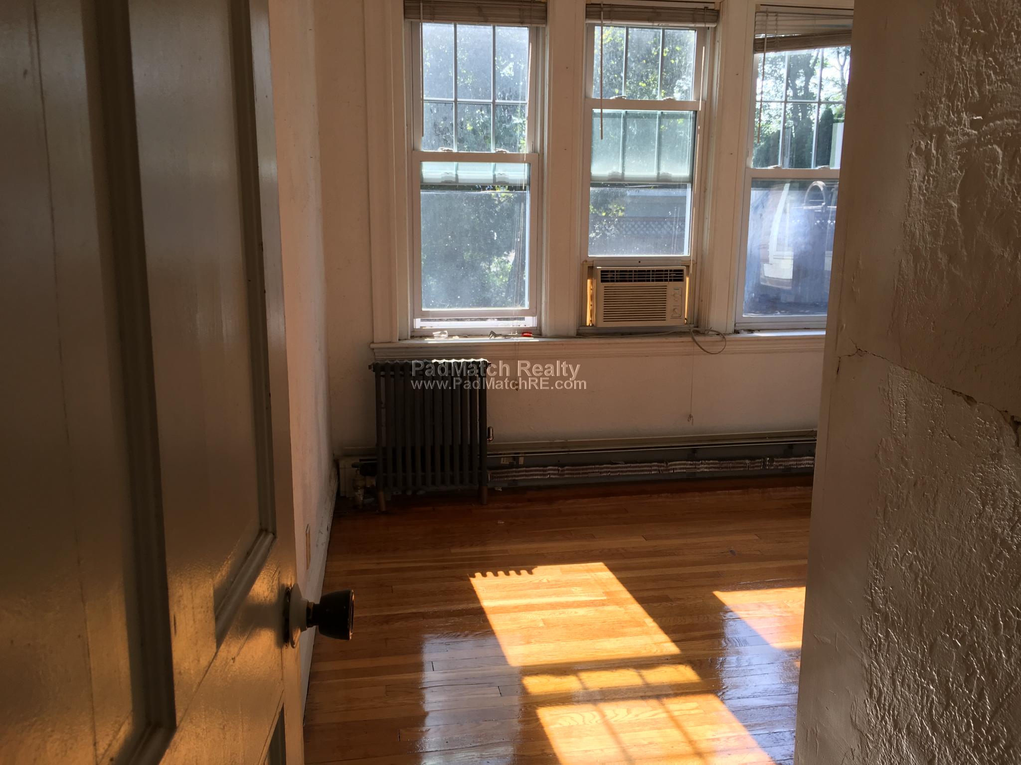 724 Washington St, Washington Square
