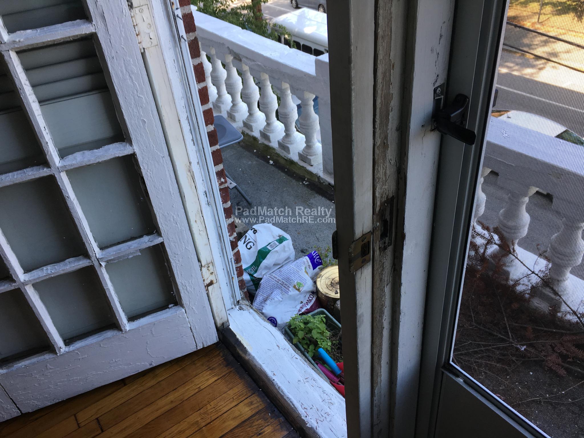 724 Washington St, Washington Square