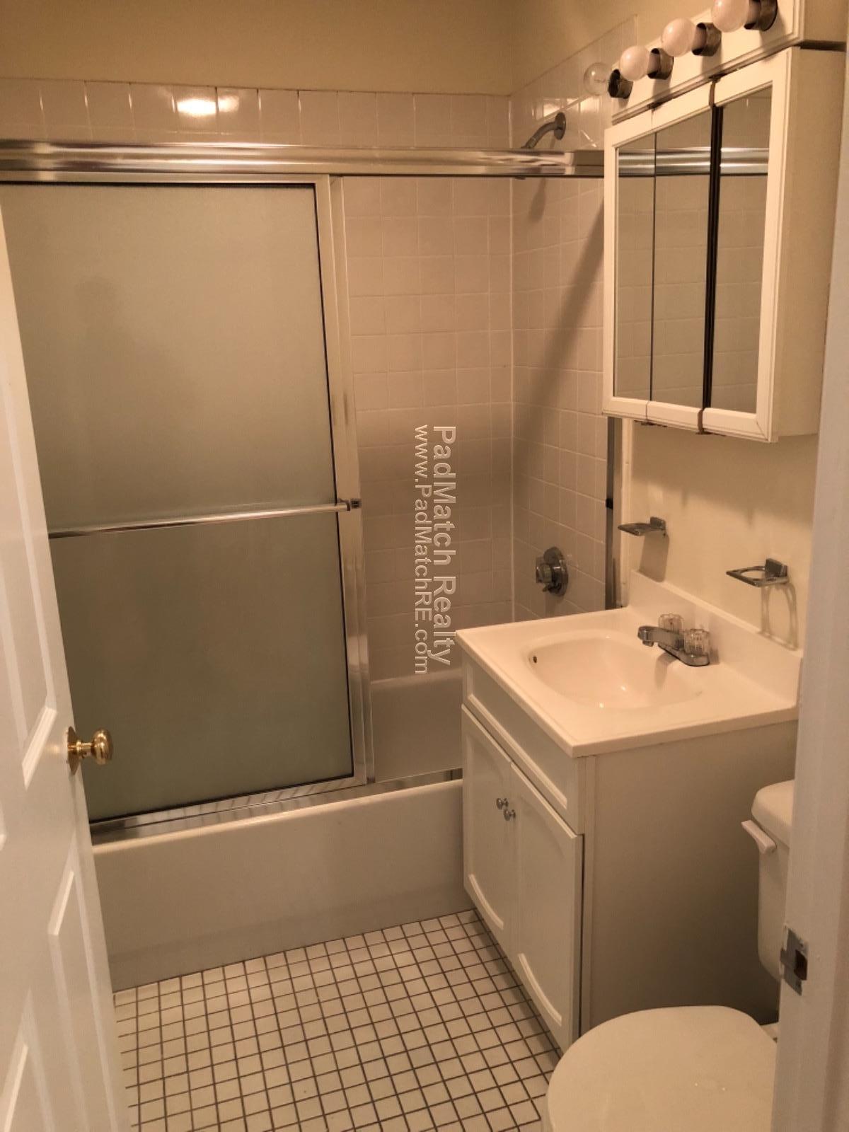 81 Essex St, Chinatown