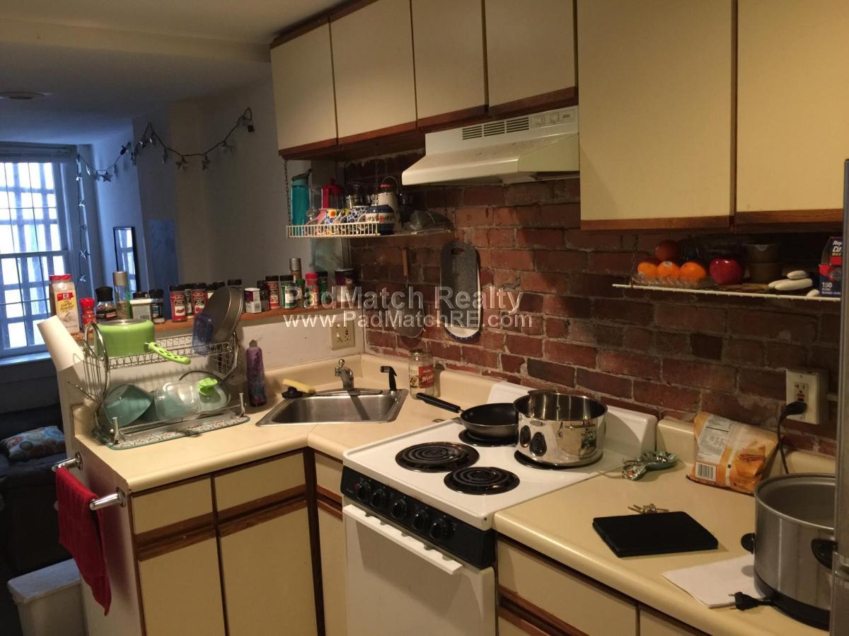 218 Hemenway St, Fenway