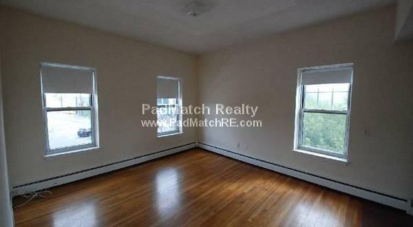 160 North Beacon St, Brighton