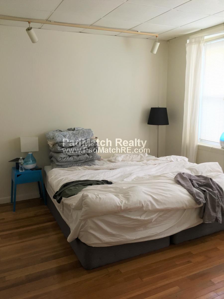 33 Lancaster Ter, Washington Square