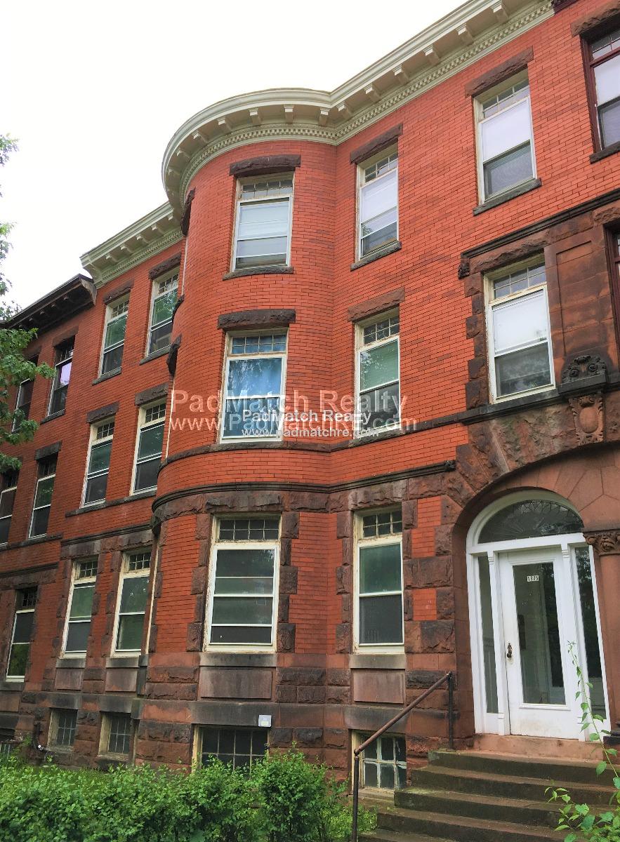 1905 Beacon St. Unit 3F, Brookline