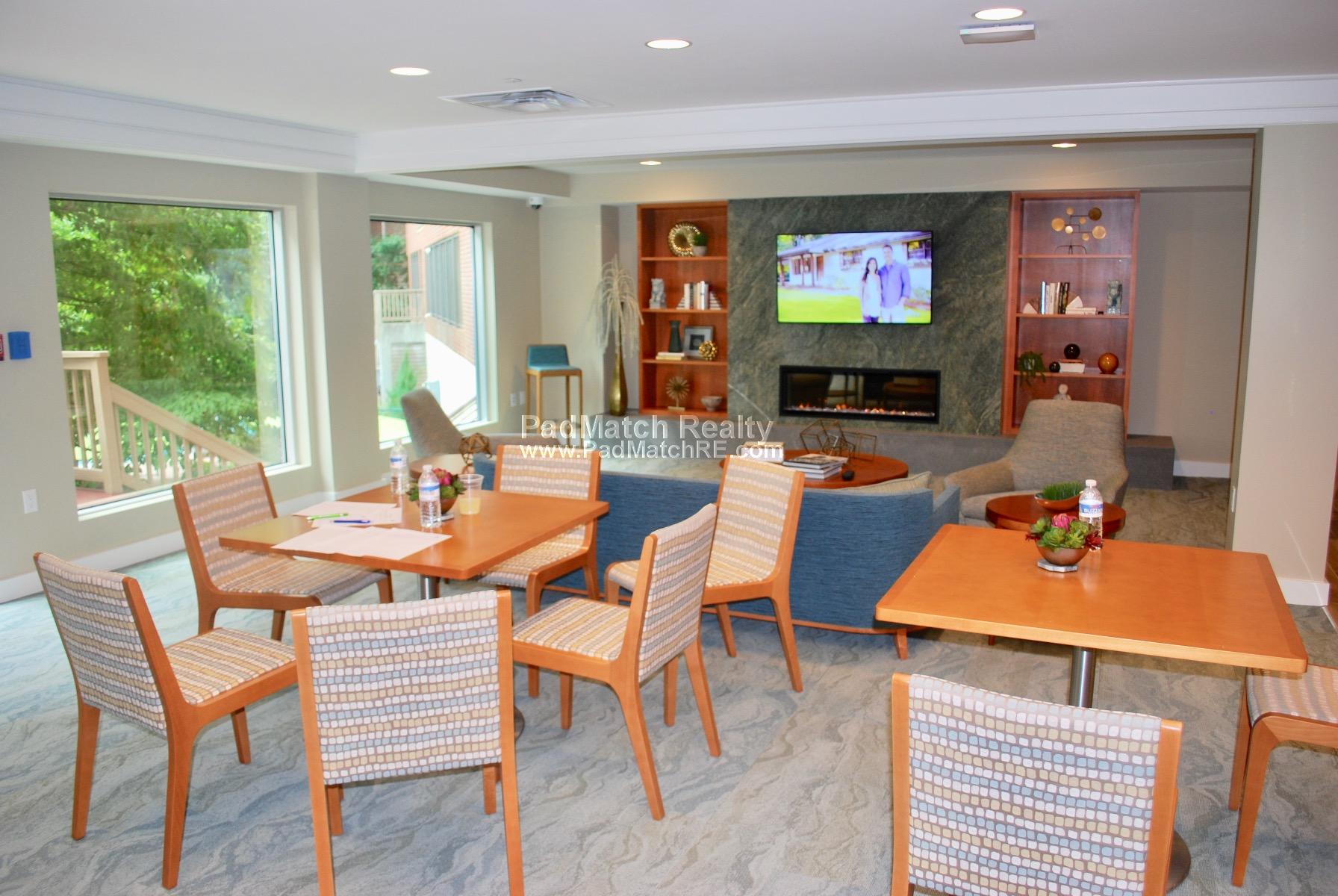 1443 Beacon St, Washington Square