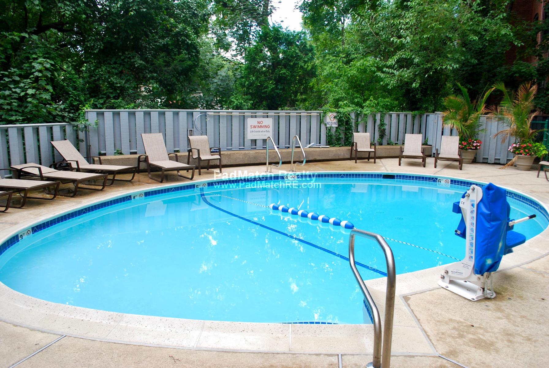 1443 Beacon St, Washington Square