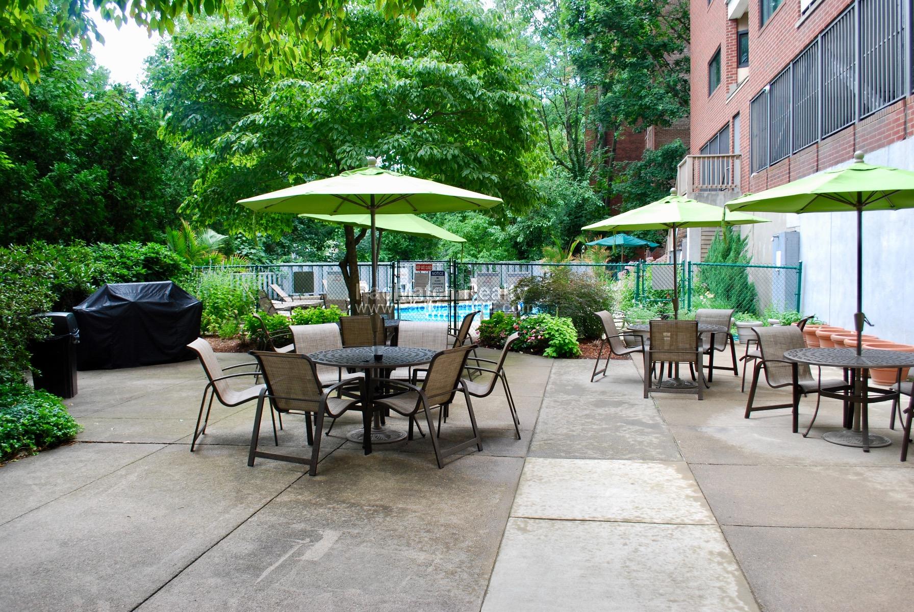 1443 Beacon St, Washington Square