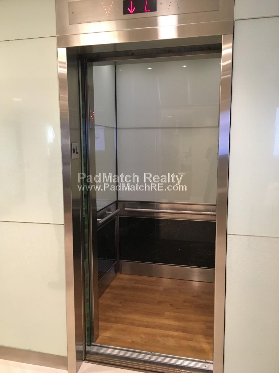 1443 Beacon St, Washington Square