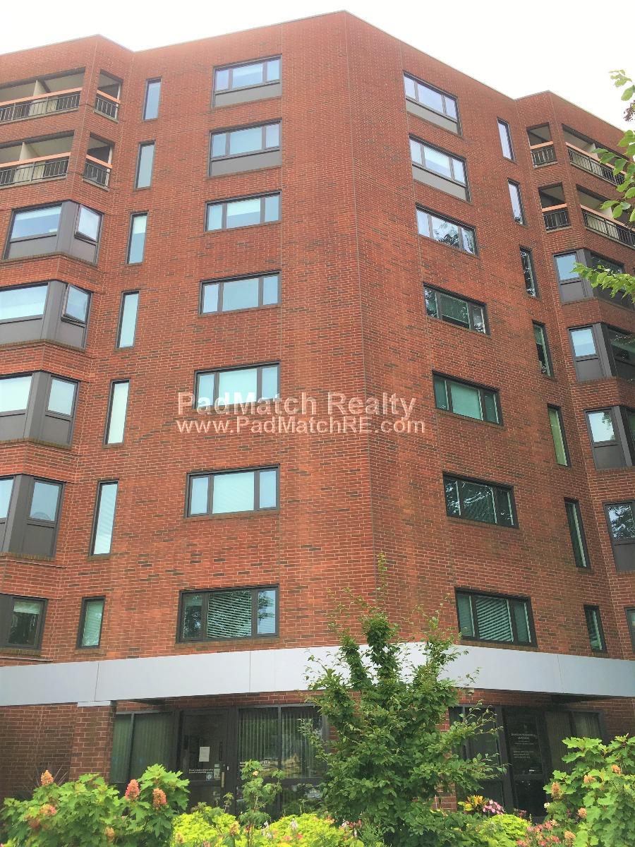 1443 Beacon St, Washington Square