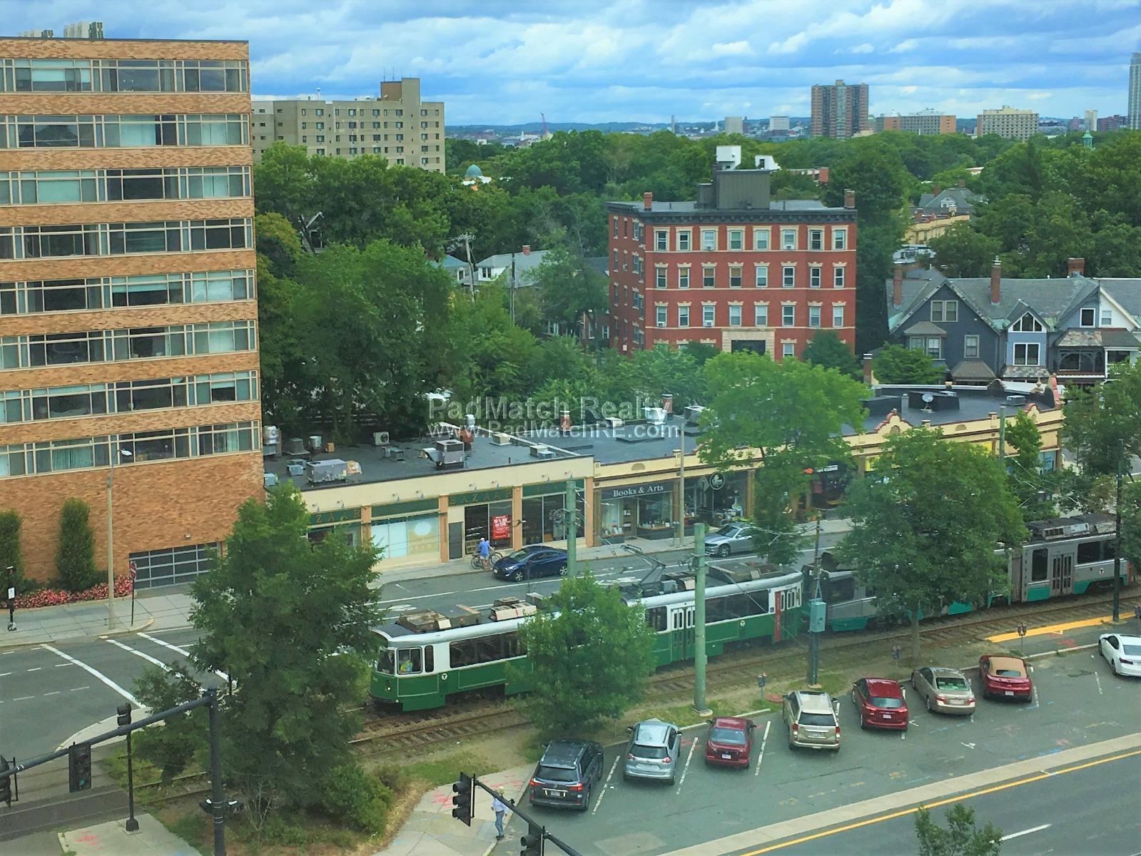 1443 Beacon St, Washington Square