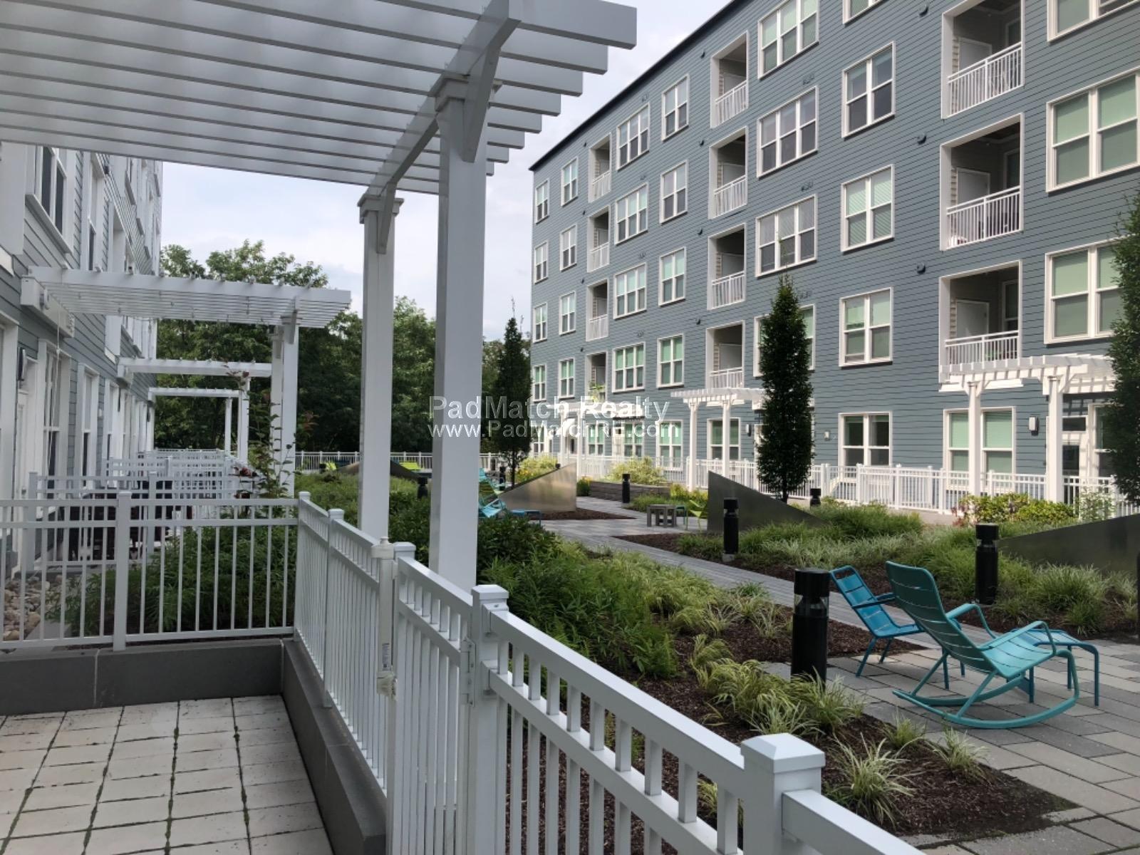 1 bed, 1 bath apartment for rent at 3611 Washington St Unit 20, Jamaica Plain — photo 15 of 17