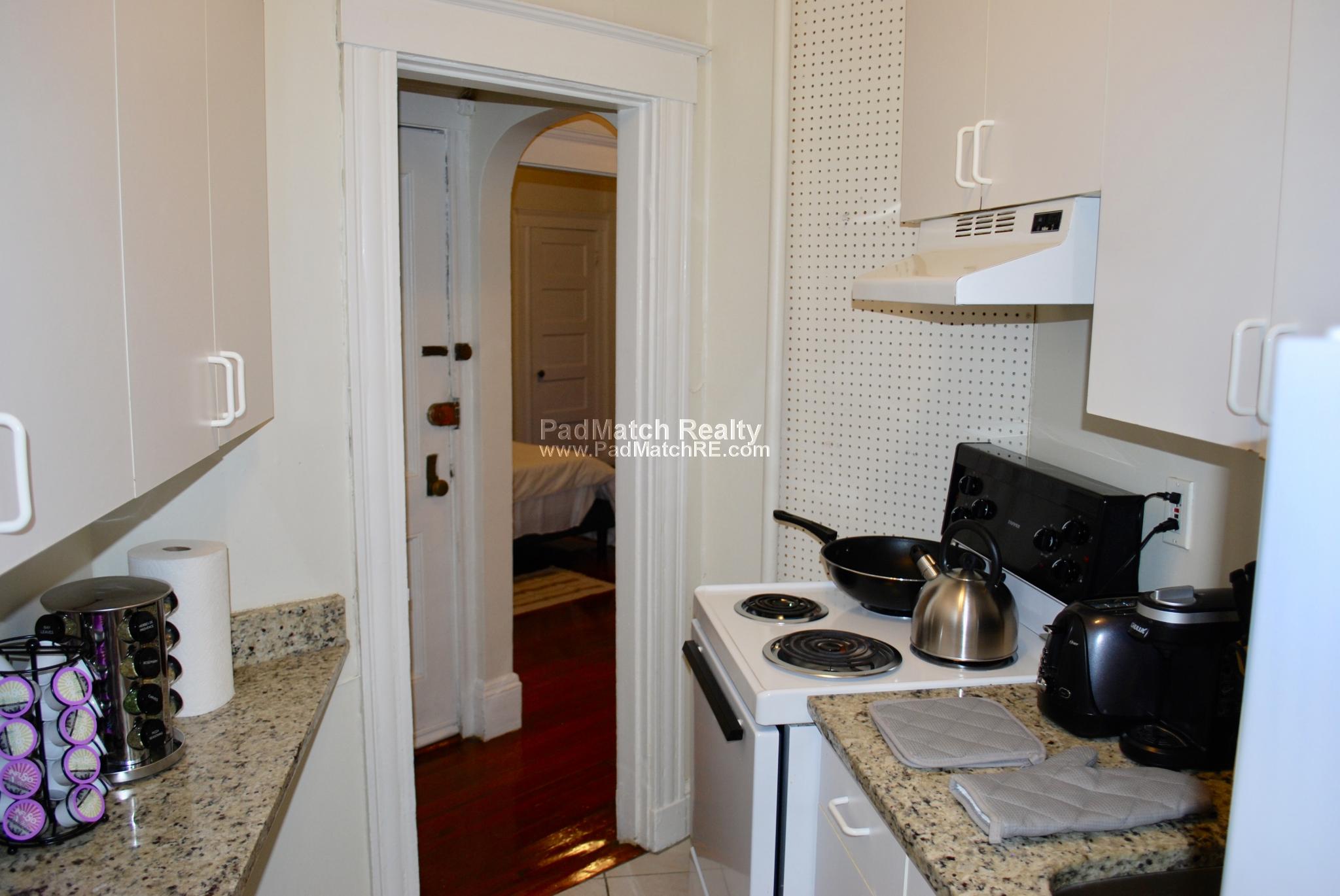 Photo 4 of 208 Winthrop Rd. Unit 1