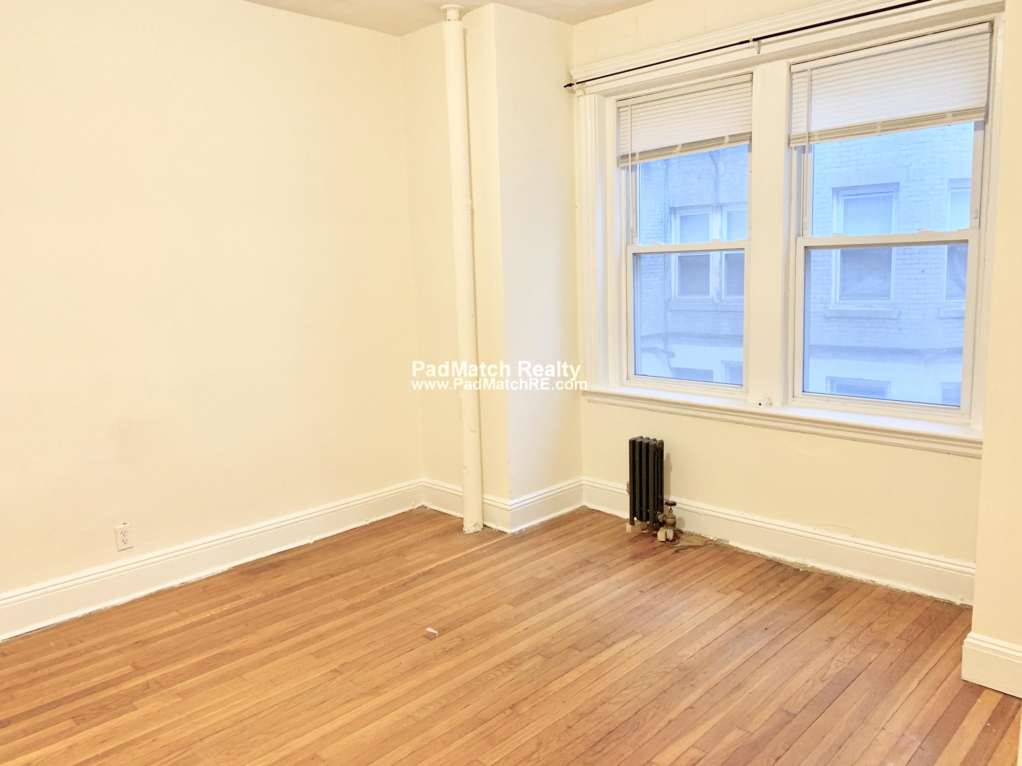 Studio bed, 1 bath apartment for rent at 1203 Boylston St Unit 6, Fenway
