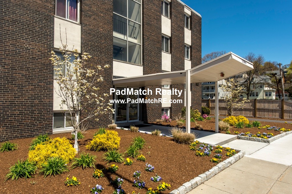 1799 Centre St, Jamaica Plain