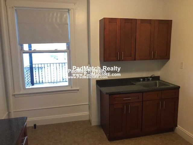 2 bed, 1 bath apartment for rent at 1638 Commonwealth Ave Unit 9, Brighton — photo 7 of 26
