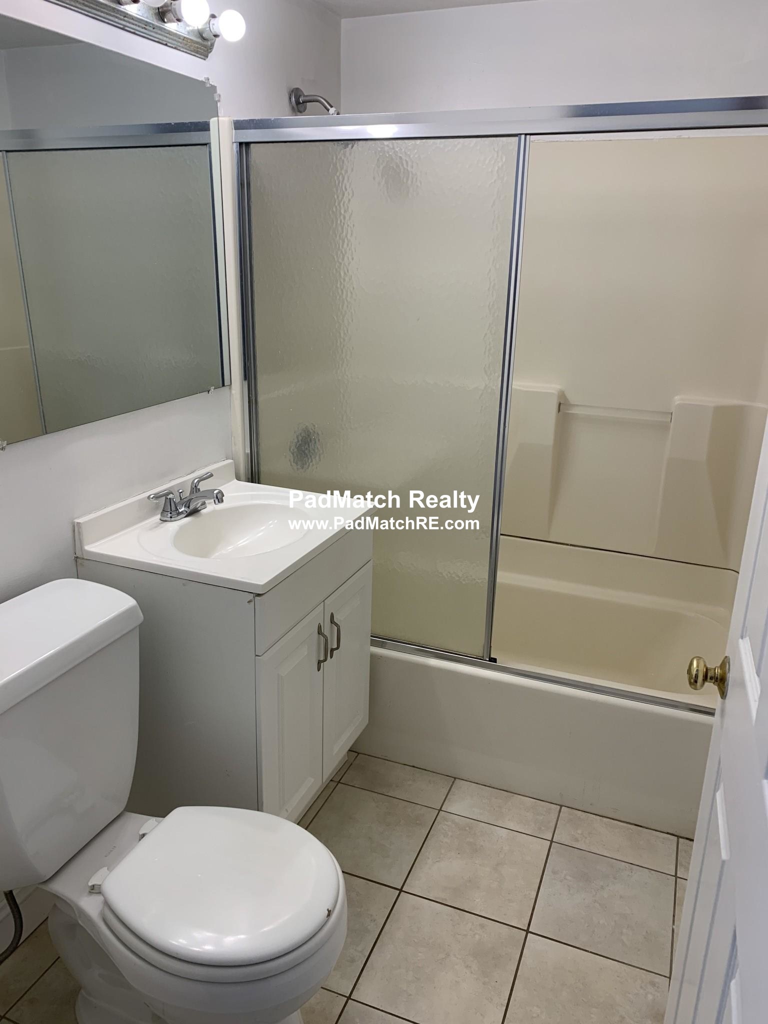 218 Hemenway St, Fenway