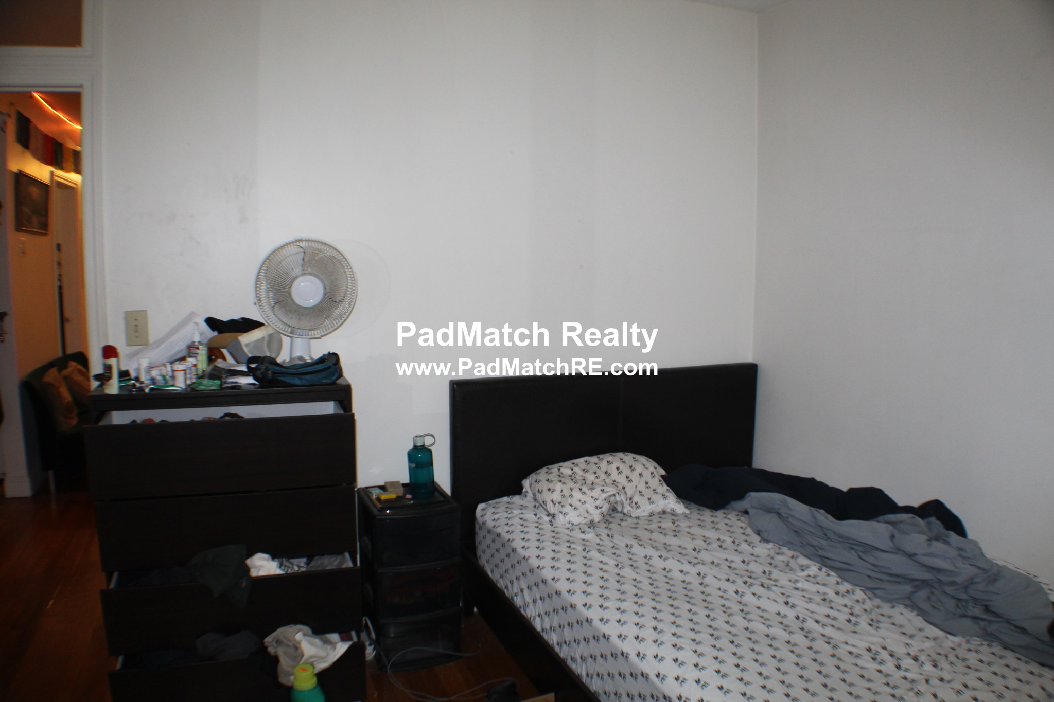 4 bed, 2 bath apartment for rent at 23 Egremont Rd Unit 1, Brighton — photo 3 of 9