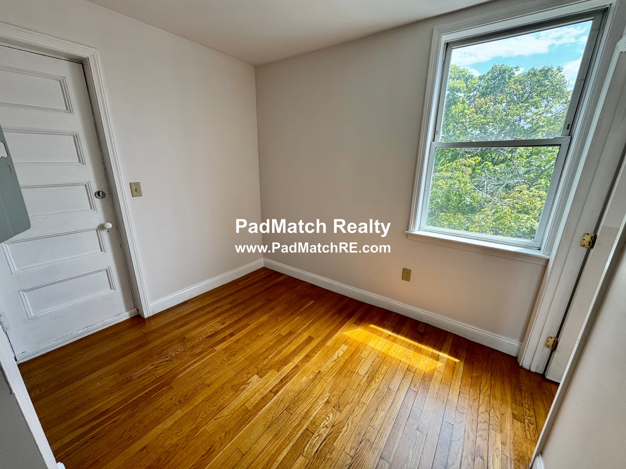 Photo 6 of 41 Egremont Rd. Unit 5