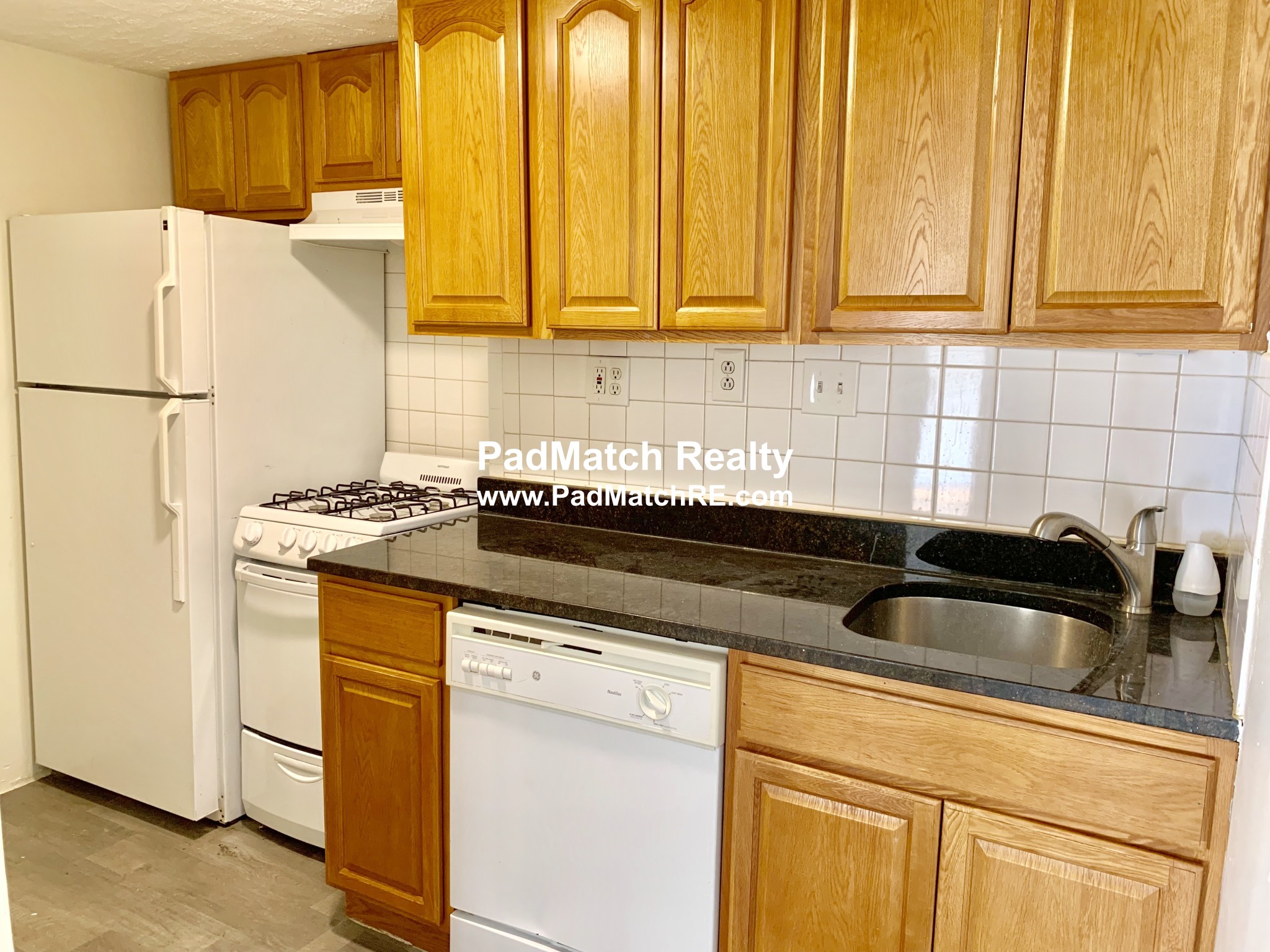 58 Queensberry St, Fenway