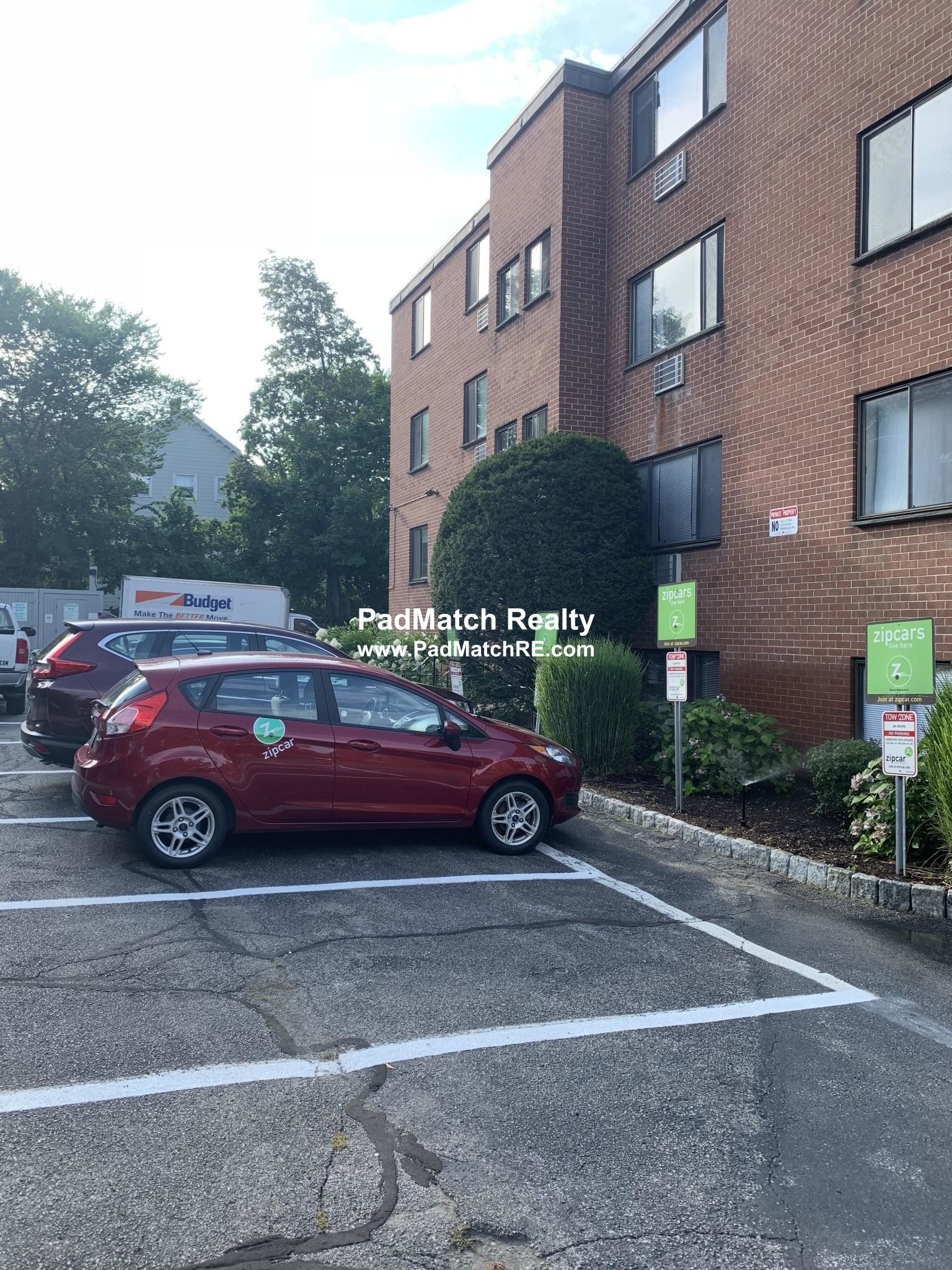 230 Babcock St, West End