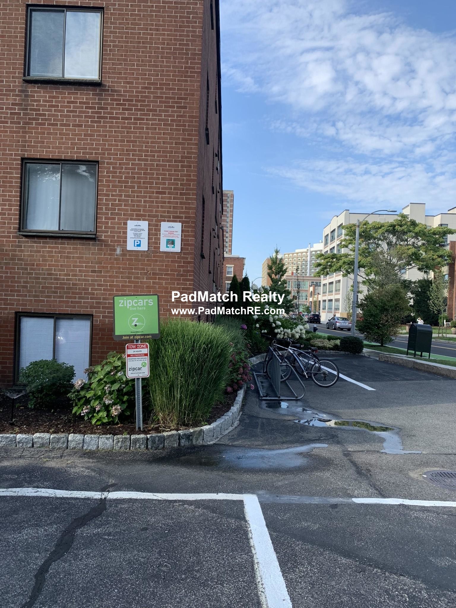 230 Babcock St, West End