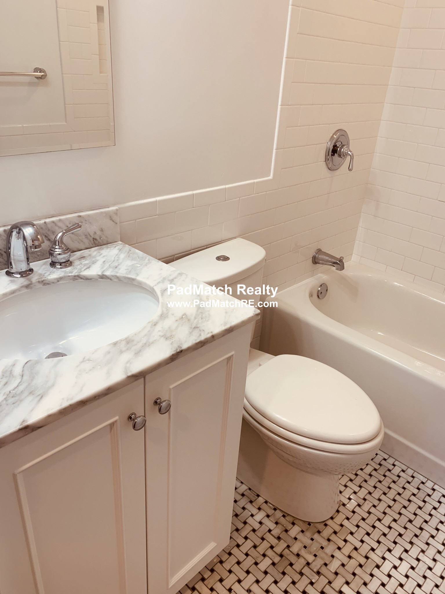 20 Chapel St, Longwood