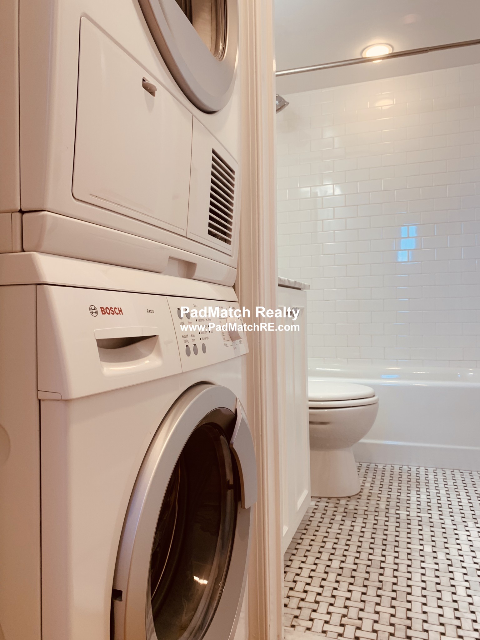 20 Chapel St, Longwood