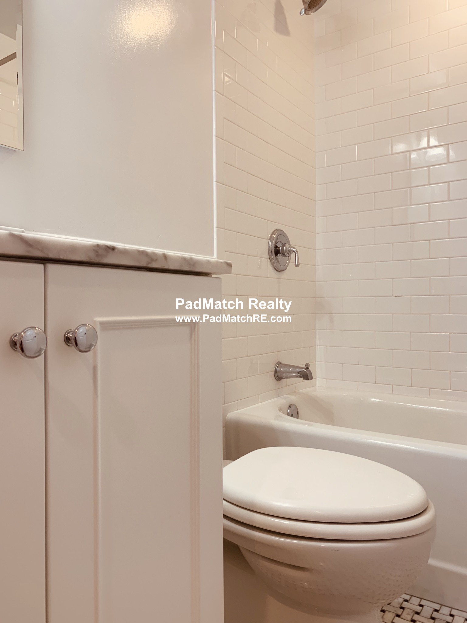 20 Chapel St, Longwood