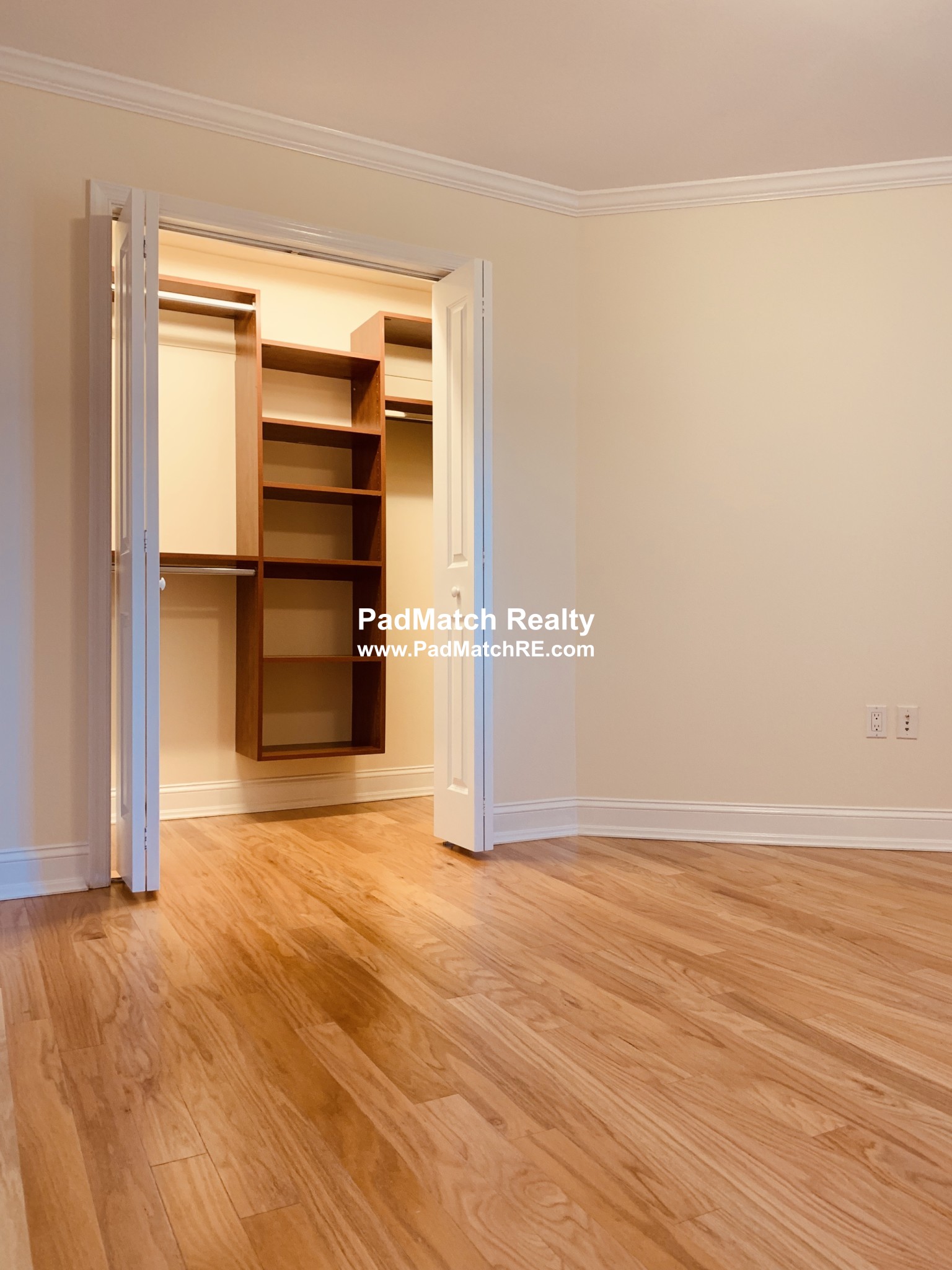 20 Chapel St, Longwood