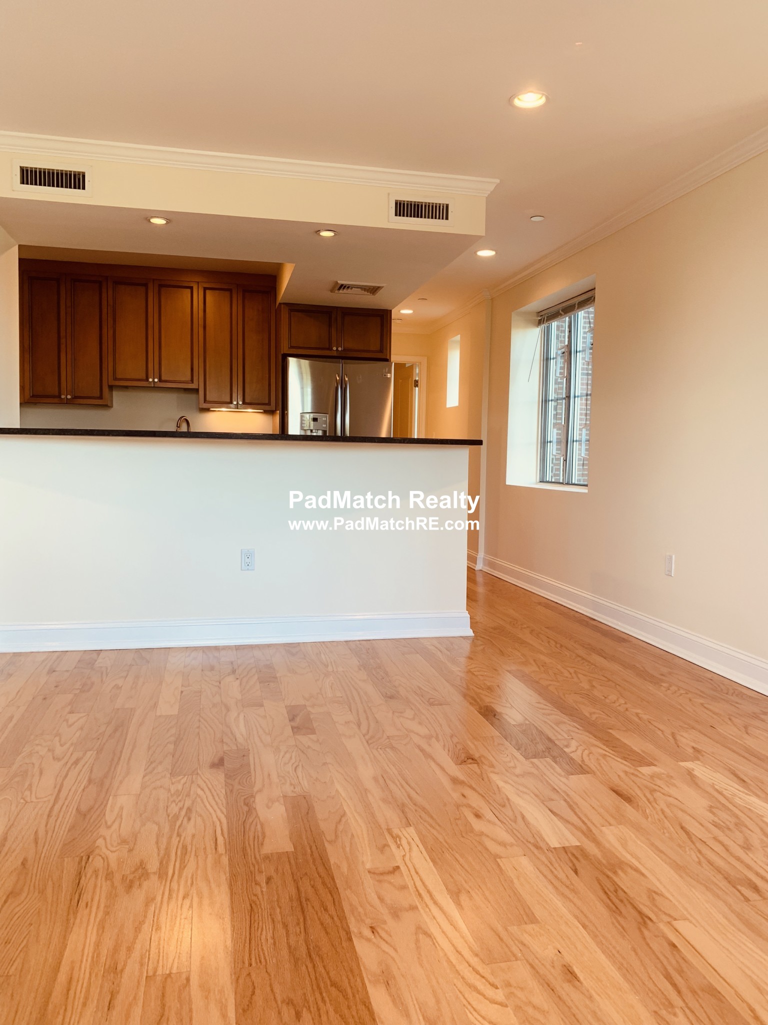 20 Chapel St, Longwood