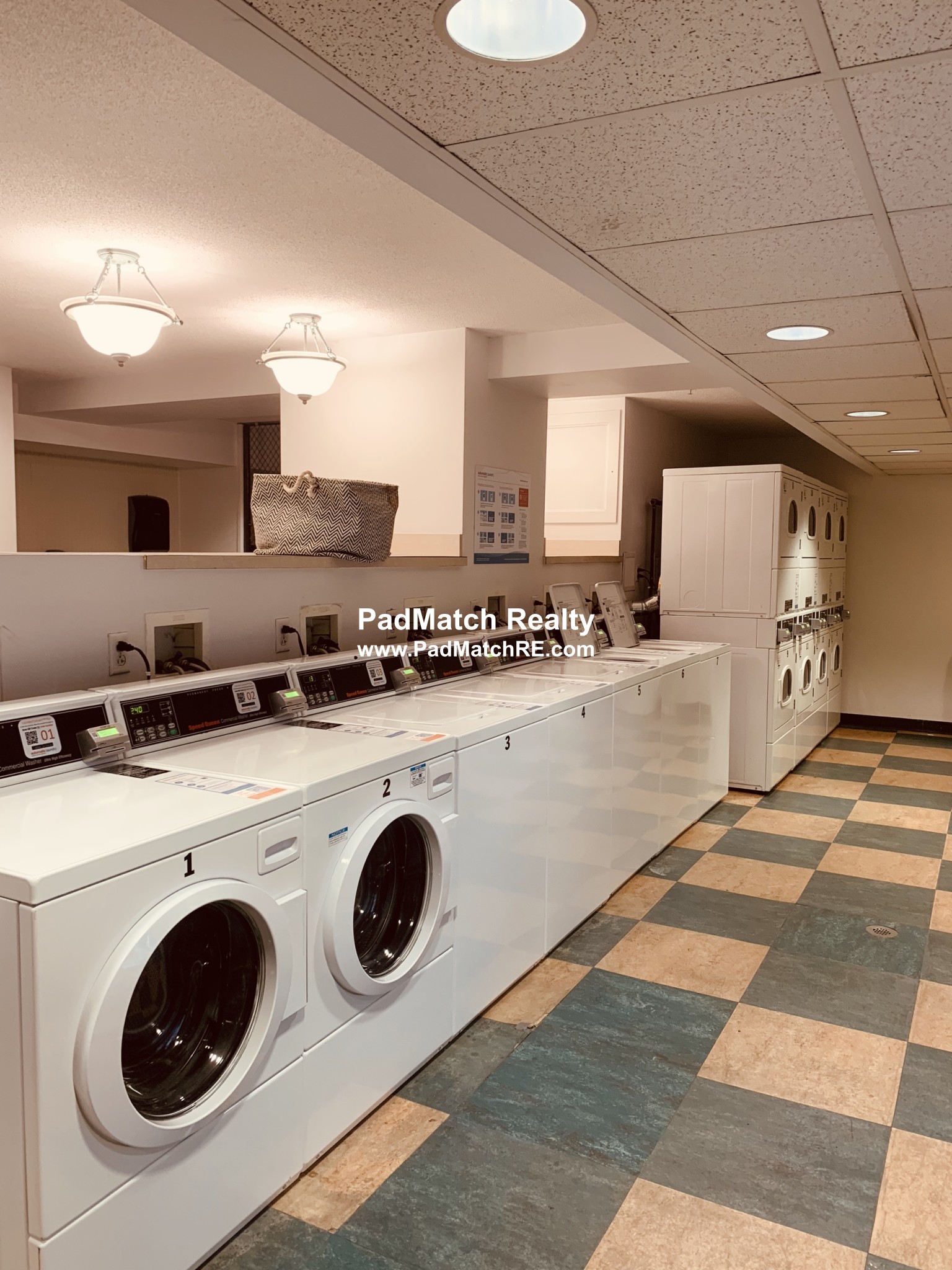 20 Chapel St, Longwood