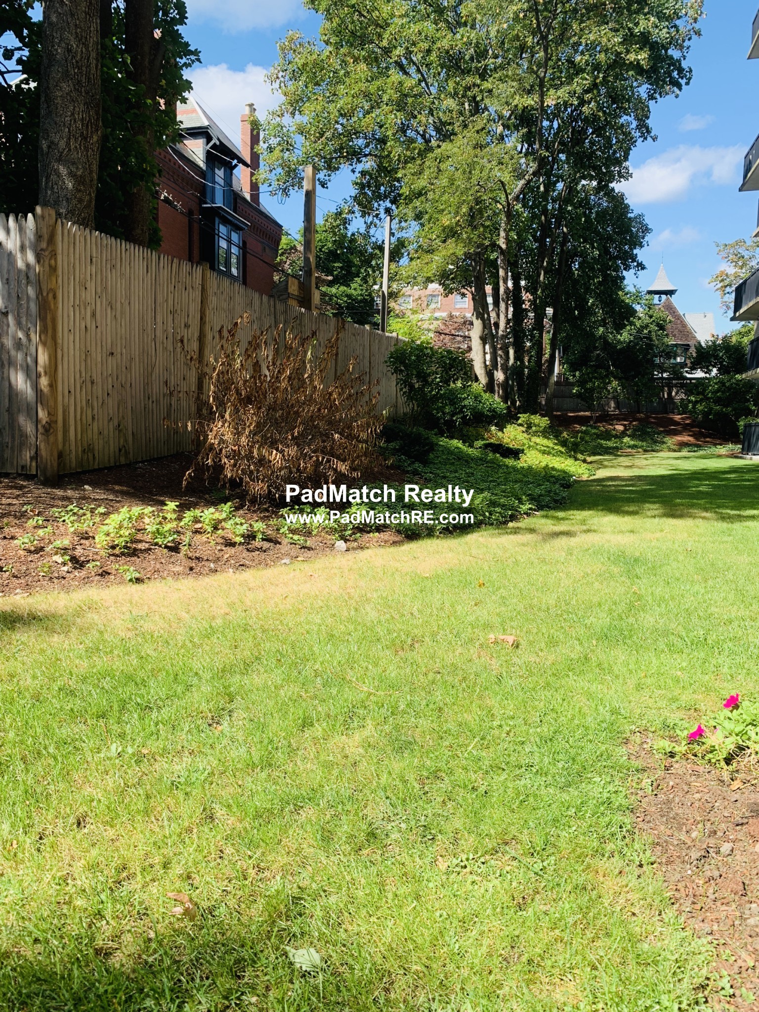 101 Monmouth St, Longwood