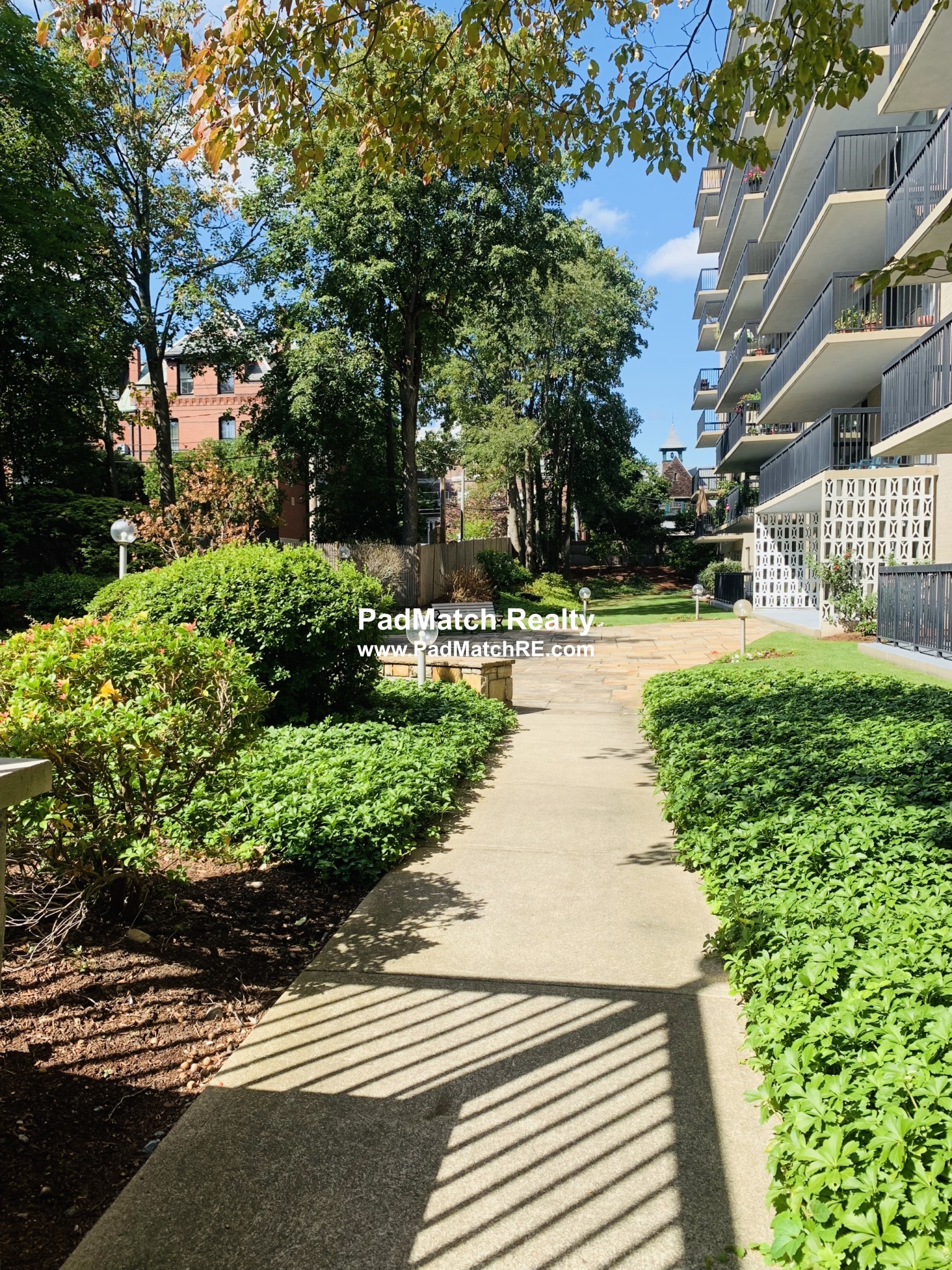 101 Monmouth St, Longwood