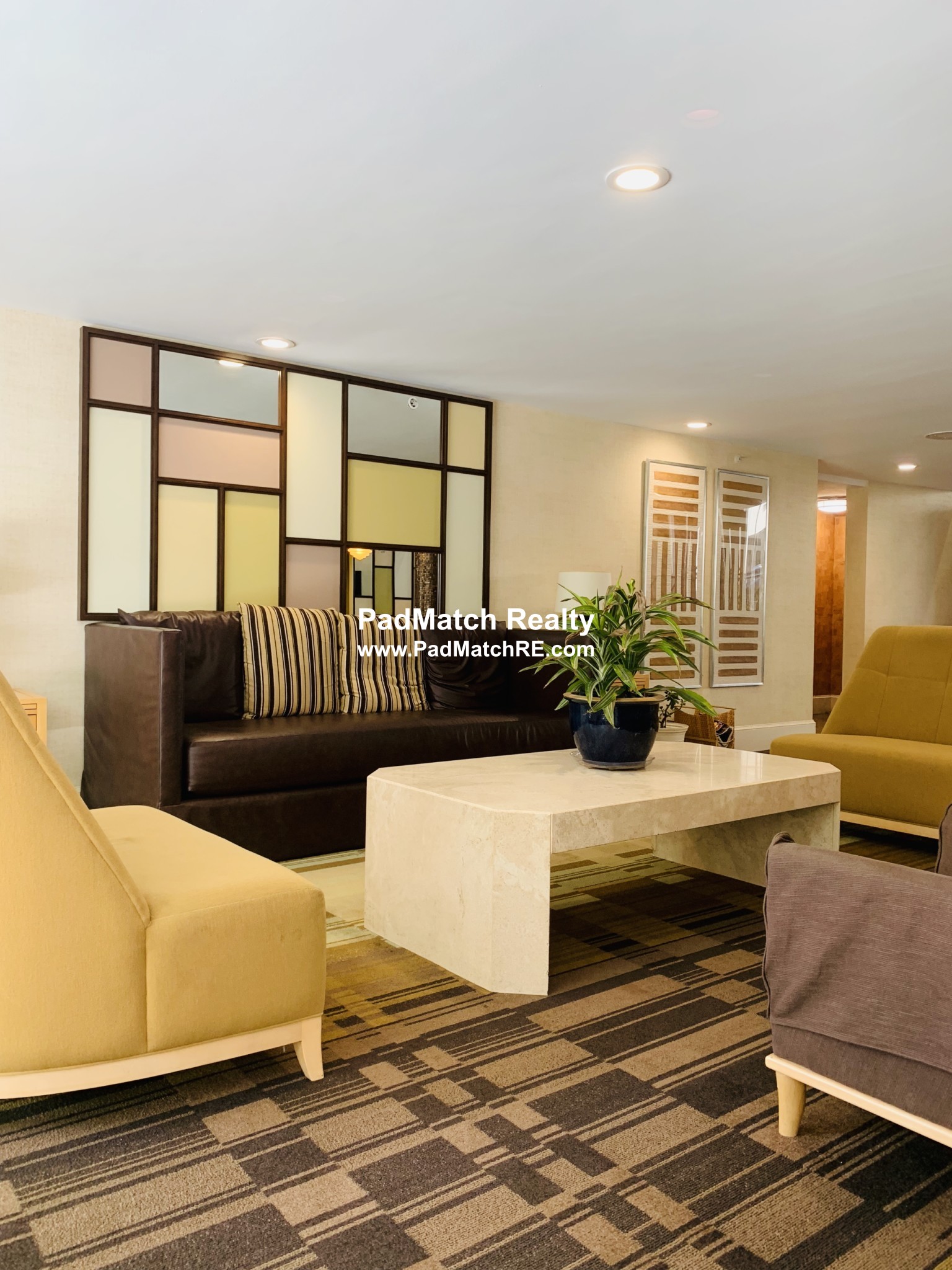 101 Monmouth St, Longwood