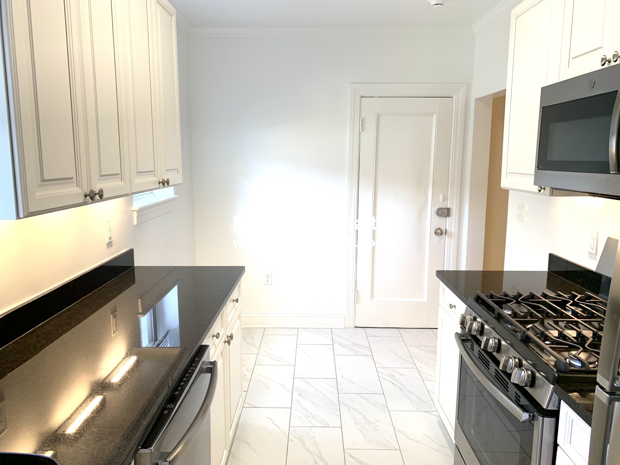 Photo 5 of 41 Auburn St. Unit 1
