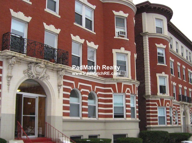 2 bed, 1 bath apartment for rent at 1595 Beacon St Unit 16, Brookline