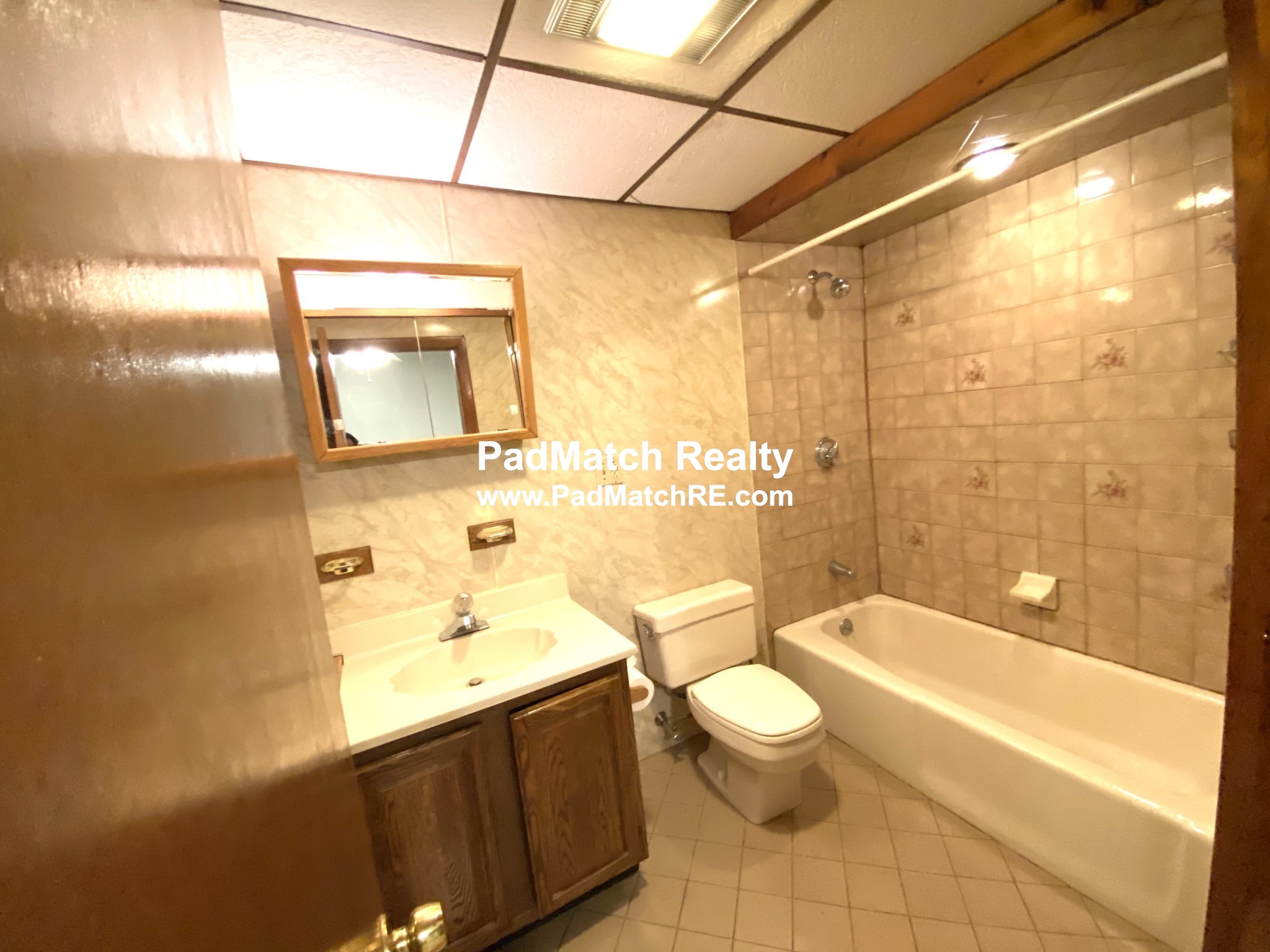 4 Garden Court St, North End