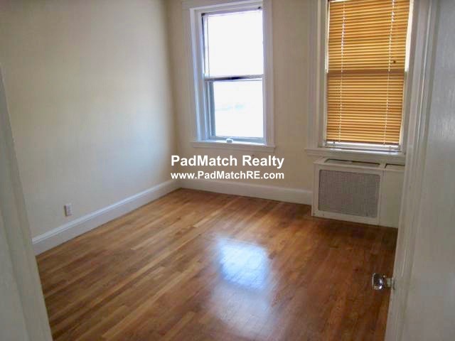 2003 Commonwealth Ave, Brighton