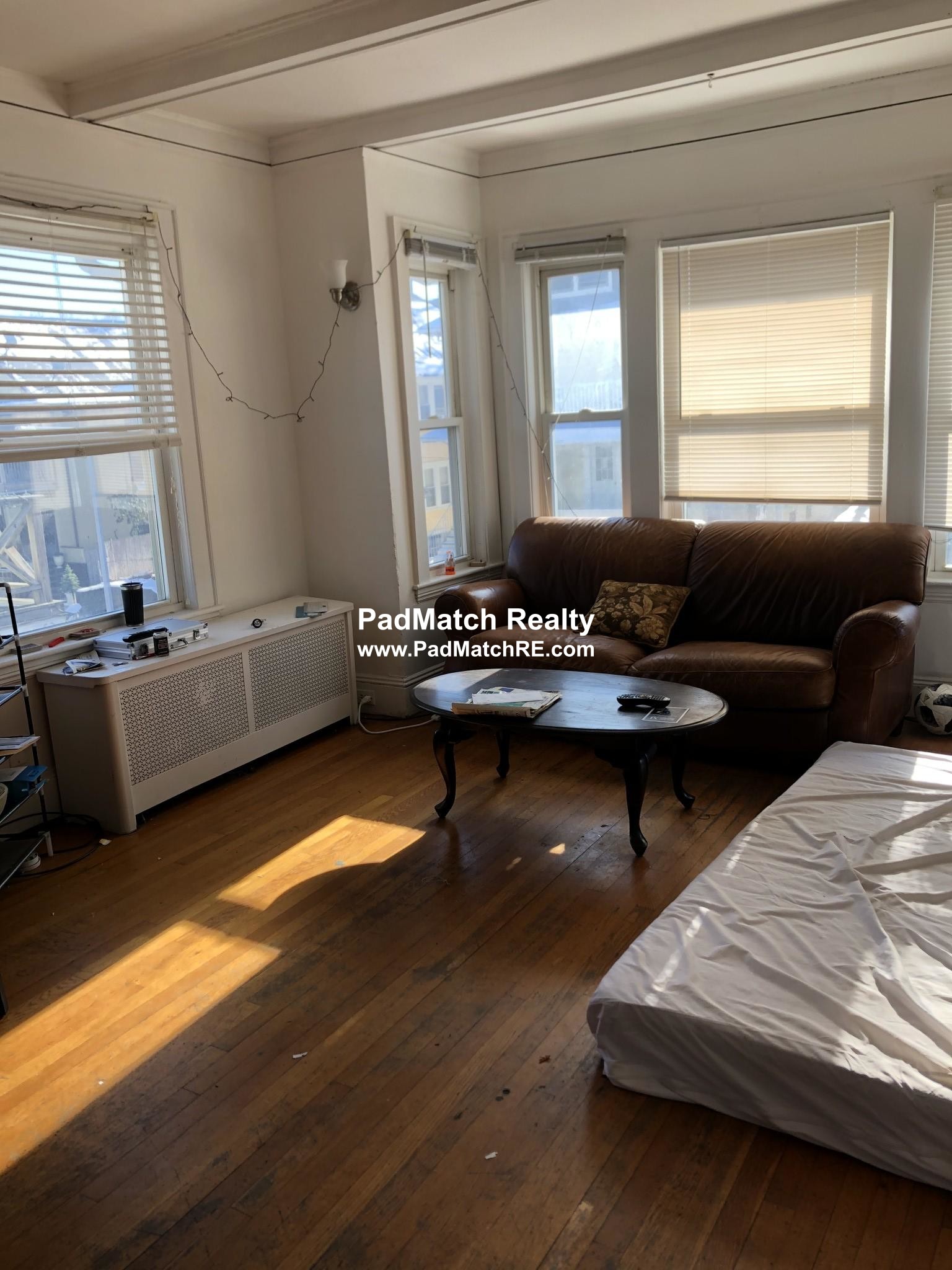 6 bed, 2 bath apartment for rent at 17 Boulevard Ter Unit 17, Allston — photo 7 of 17