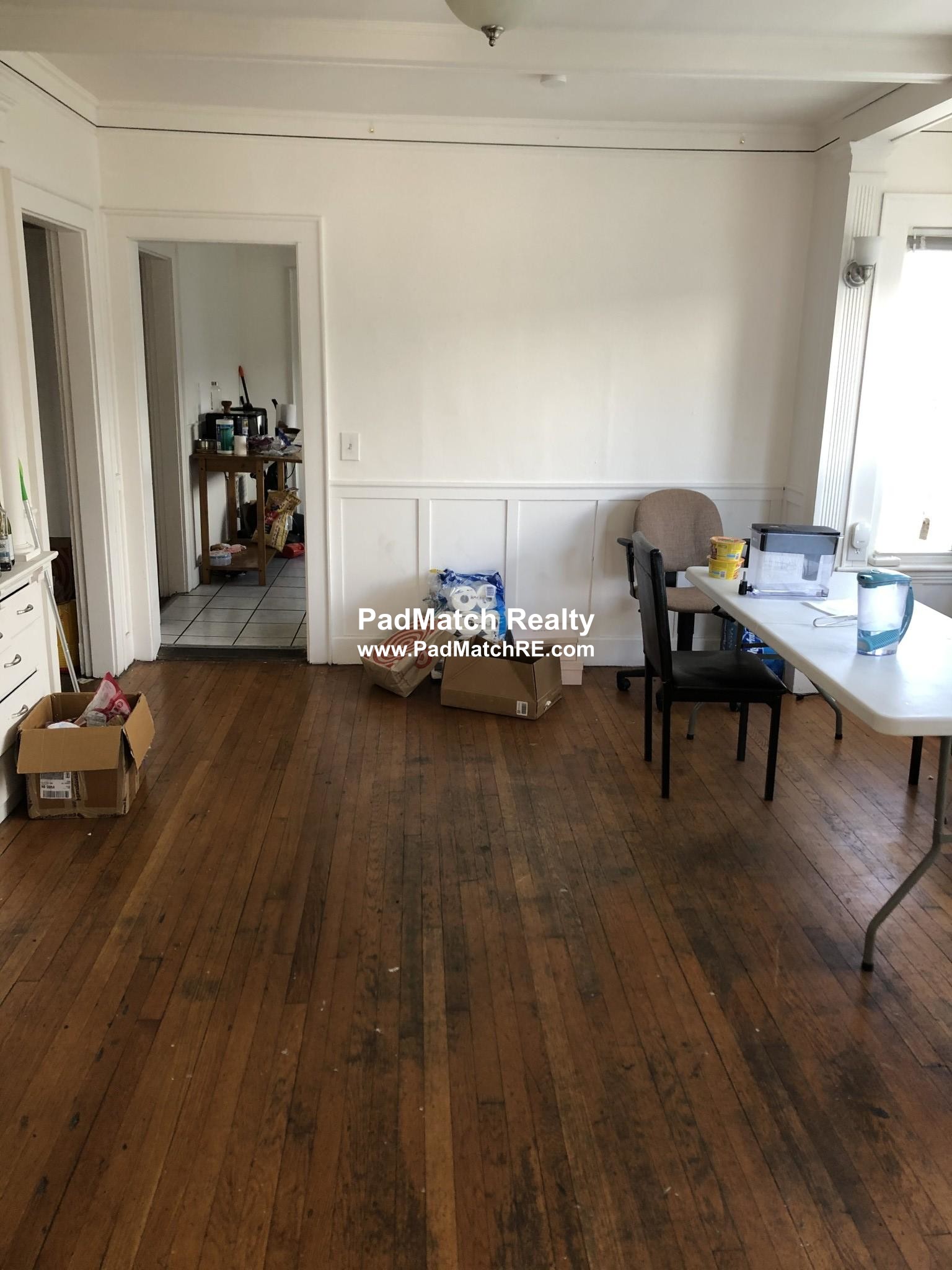 6 bed, 2 bath apartment for rent at 17 Boulevard Ter Unit 17, Allston — photo 8 of 17