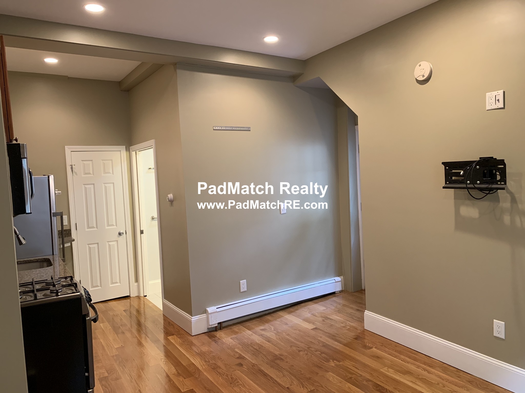 144 Mount Auburn St, Harvard Square