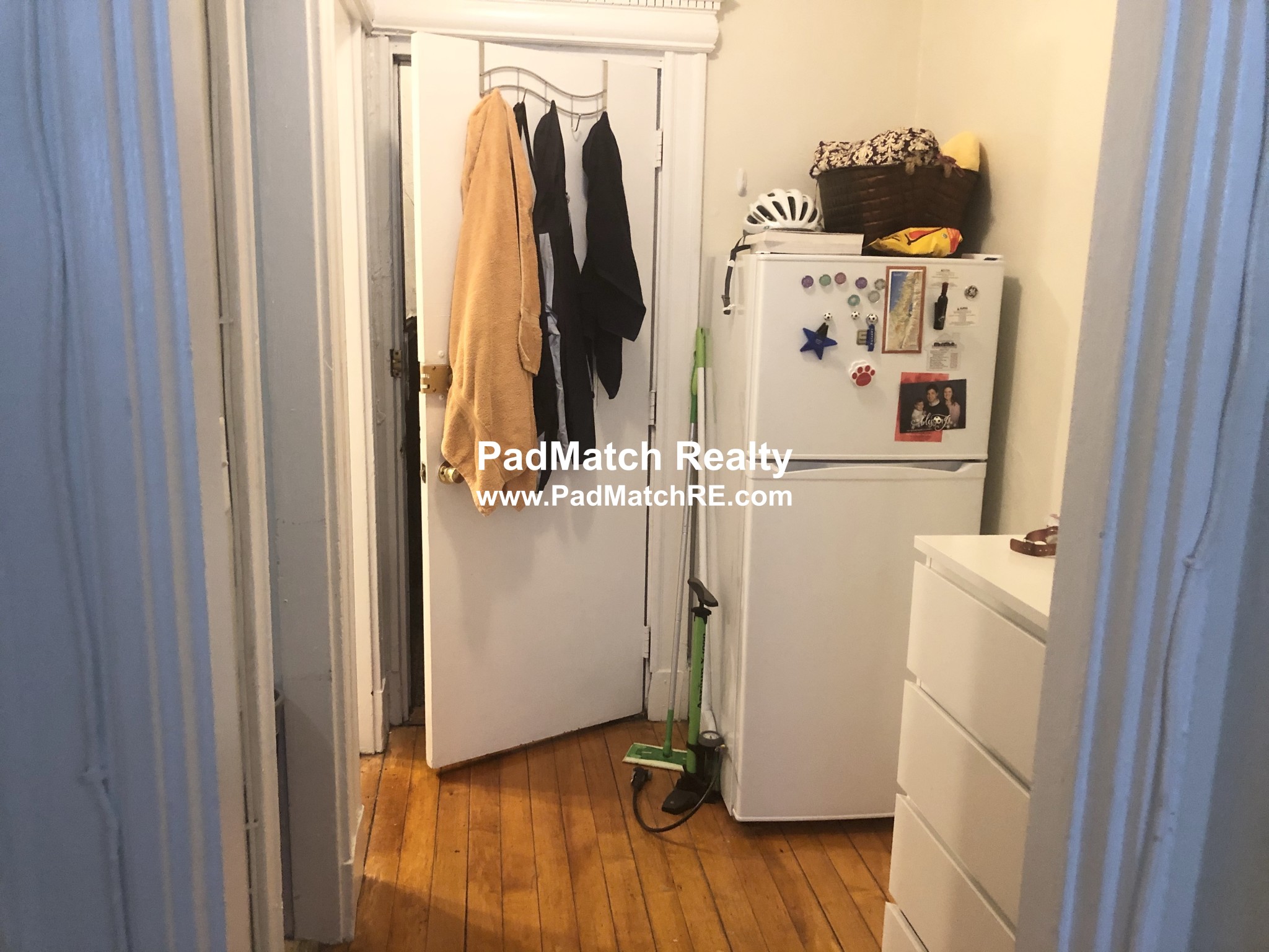 https://ygl-photos.s3.us-west-004.backblazeb2.com/8055W5e34914485e71.jpg