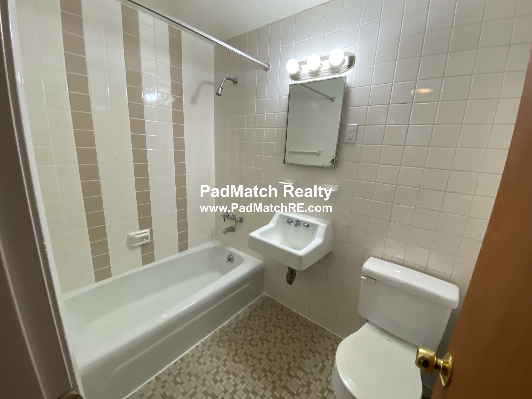 164 North Beacon St, Brighton