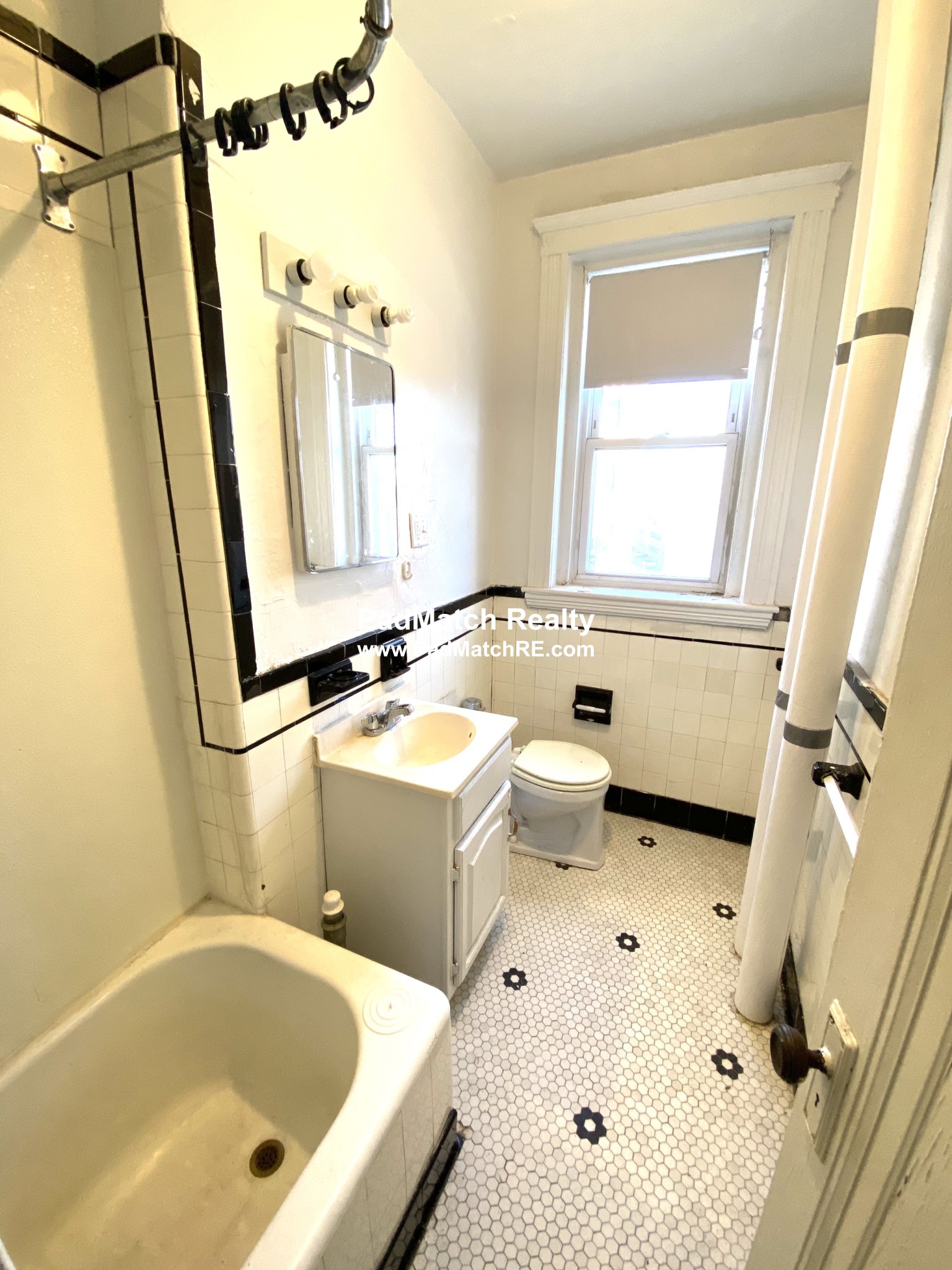 1810 Commonwealth Ave, Brighton